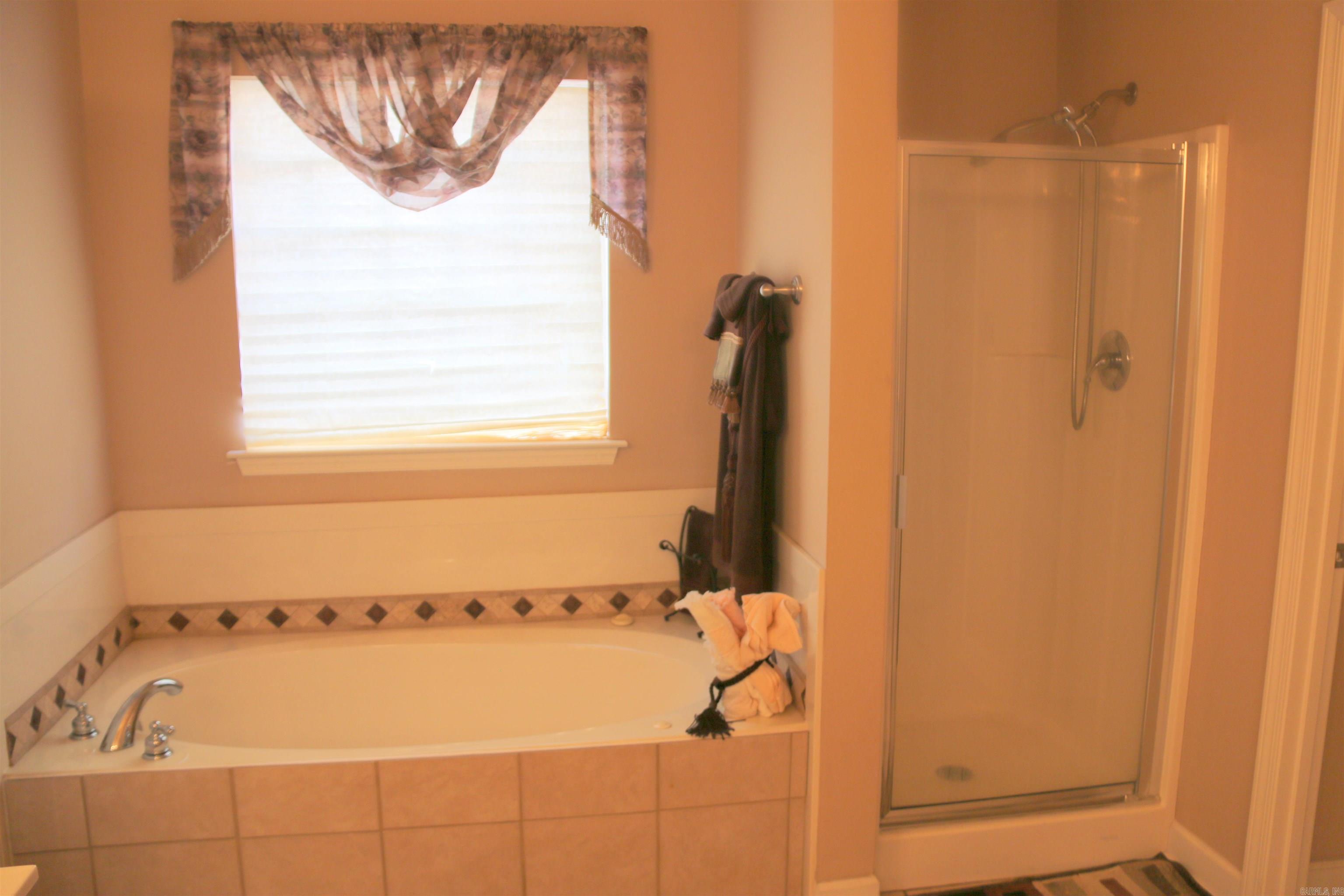 KENWOOD ESTATES - Residential