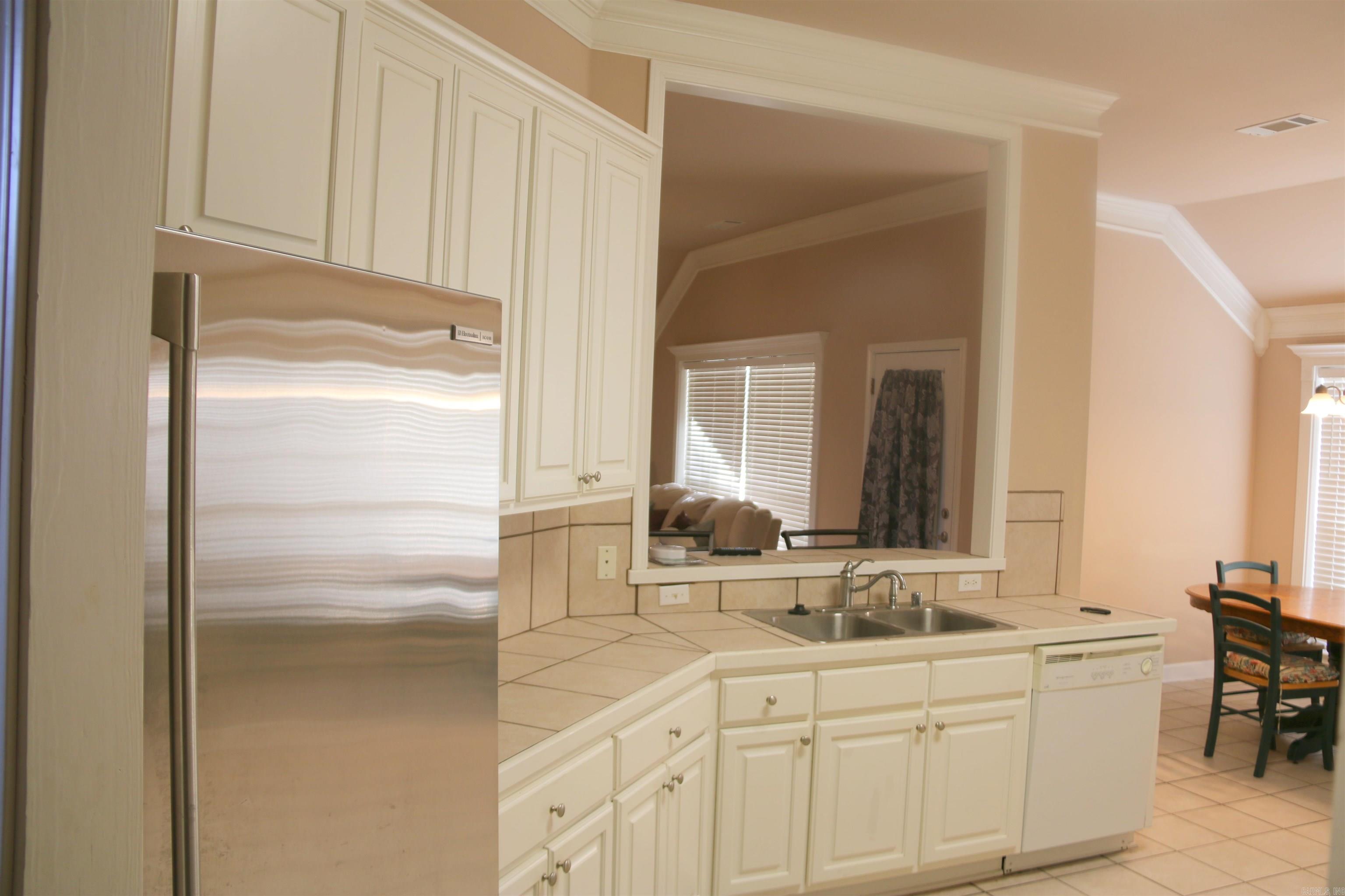 KENWOOD ESTATES - Residential