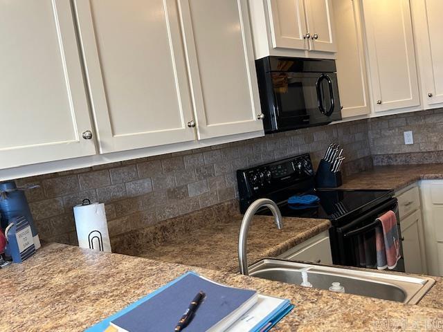 CHELSEA GLADE CONDO - Residential