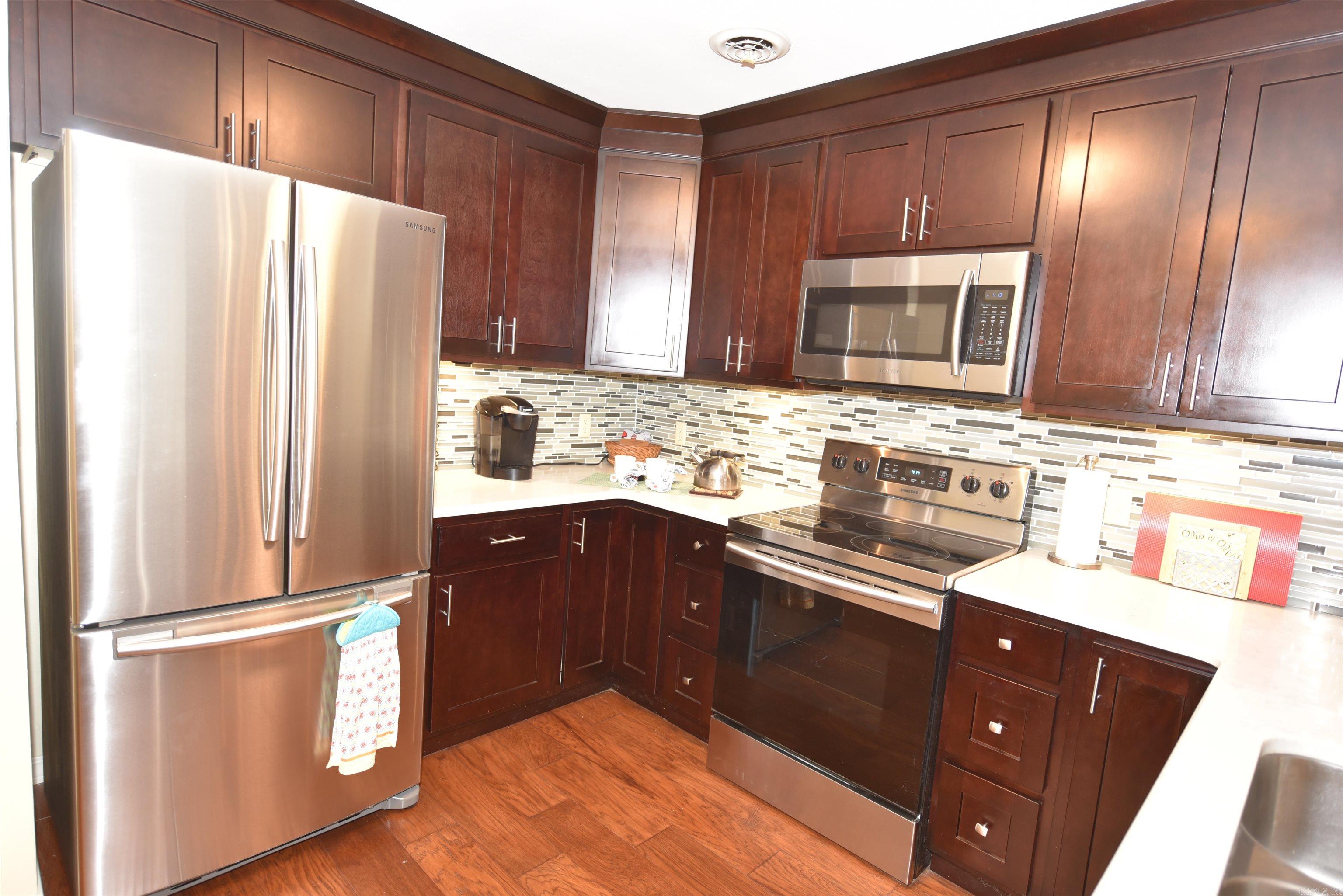 LAKEWOOD HILLS CONDO - Residential