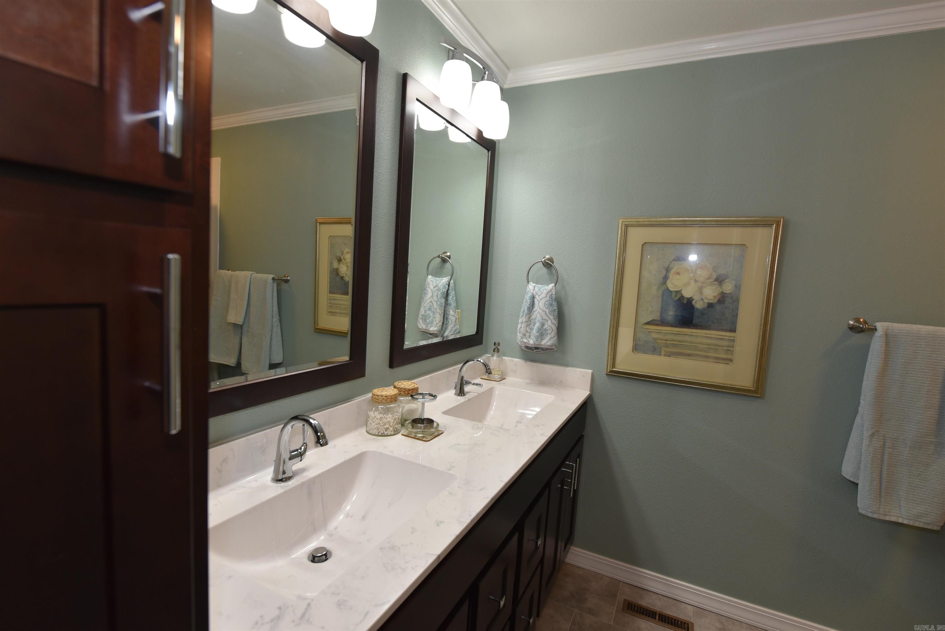 LAKEWOOD HILLS CONDO - Residential