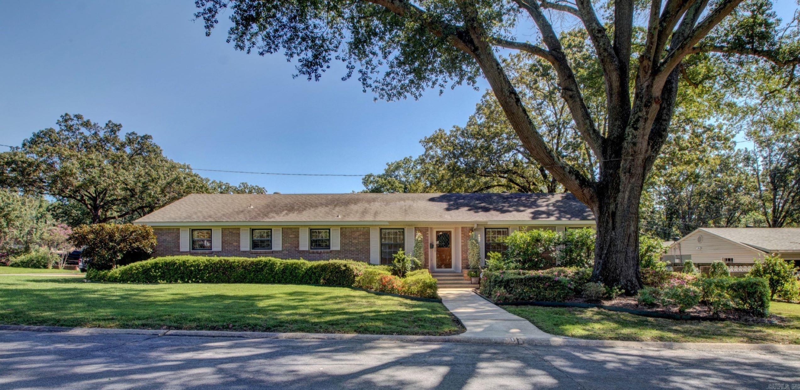 BRIARWOOD - Residential