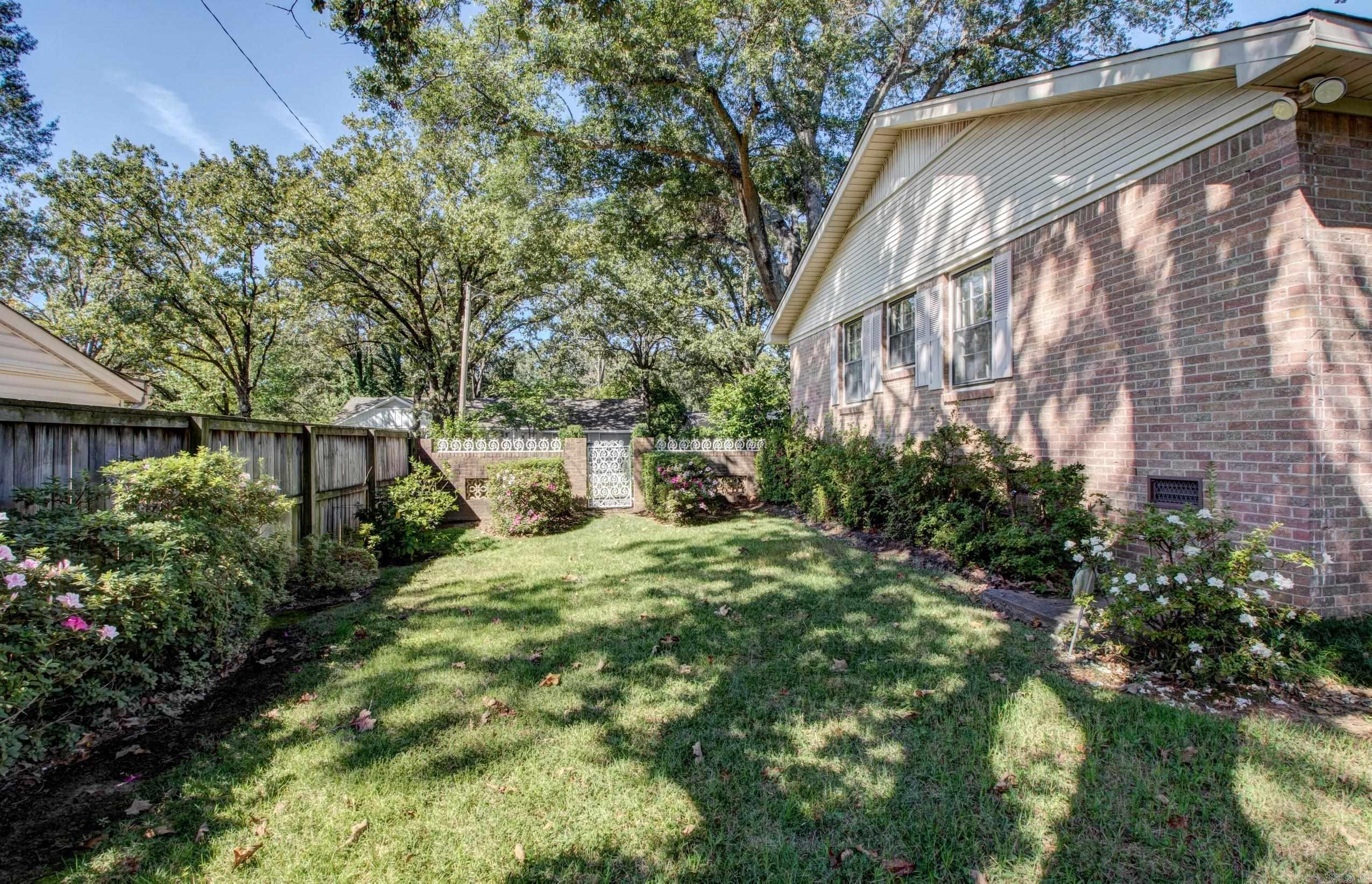 BRIARWOOD - Residential