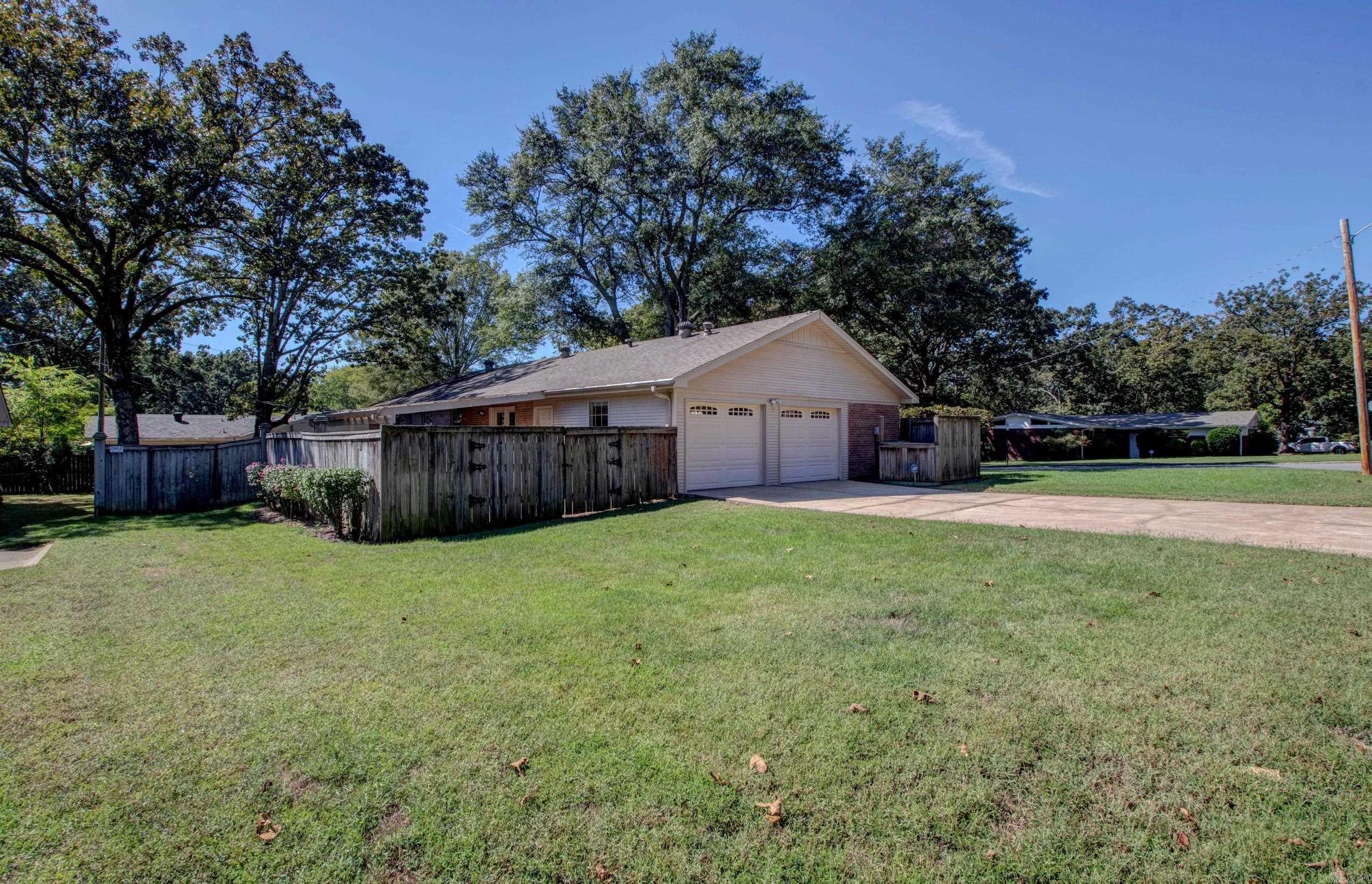 BRIARWOOD - Residential