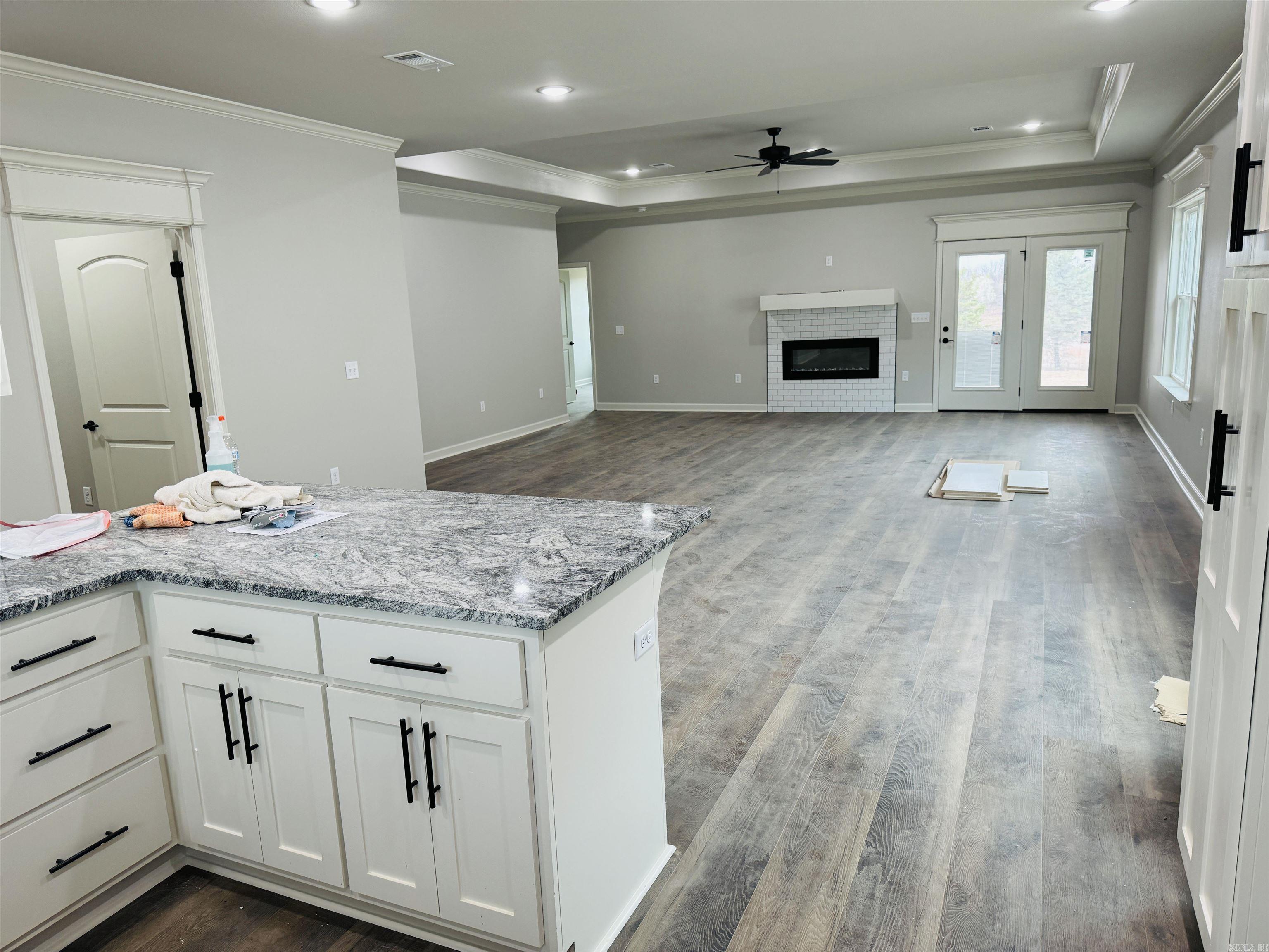 WANDERING RIDGE - Residential