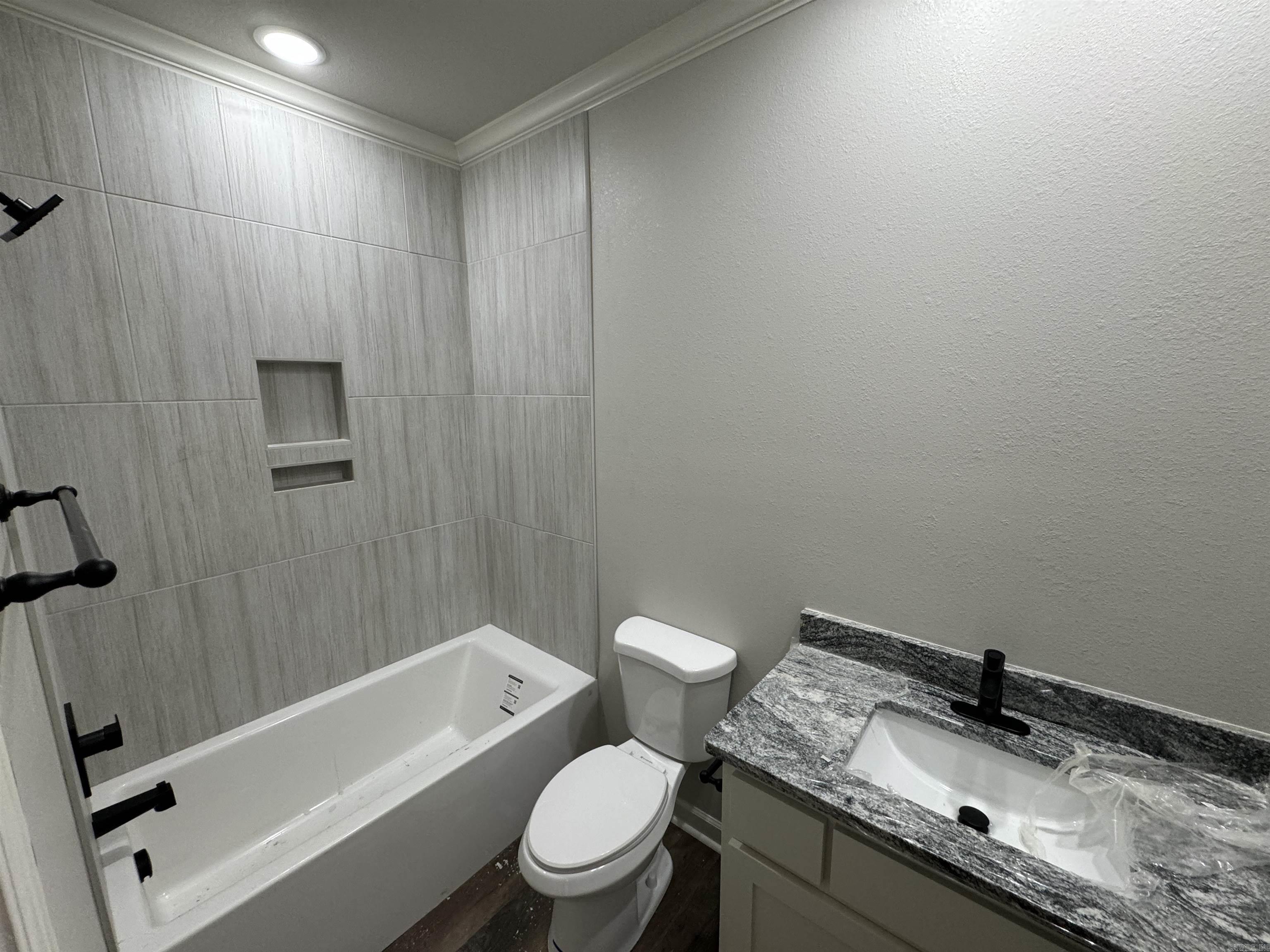 WANDERING RIDGE - Residential