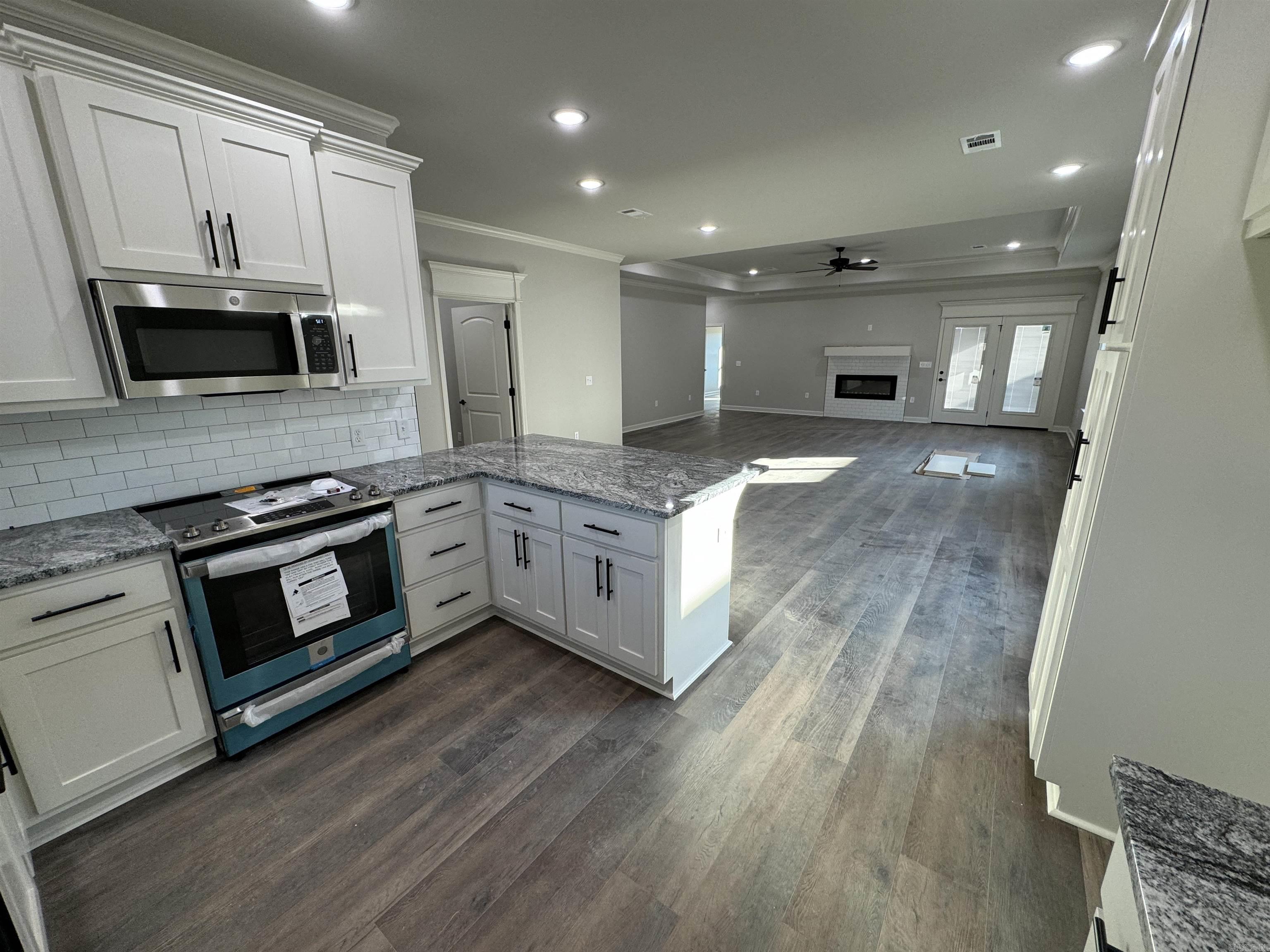 WANDERING RIDGE - Residential