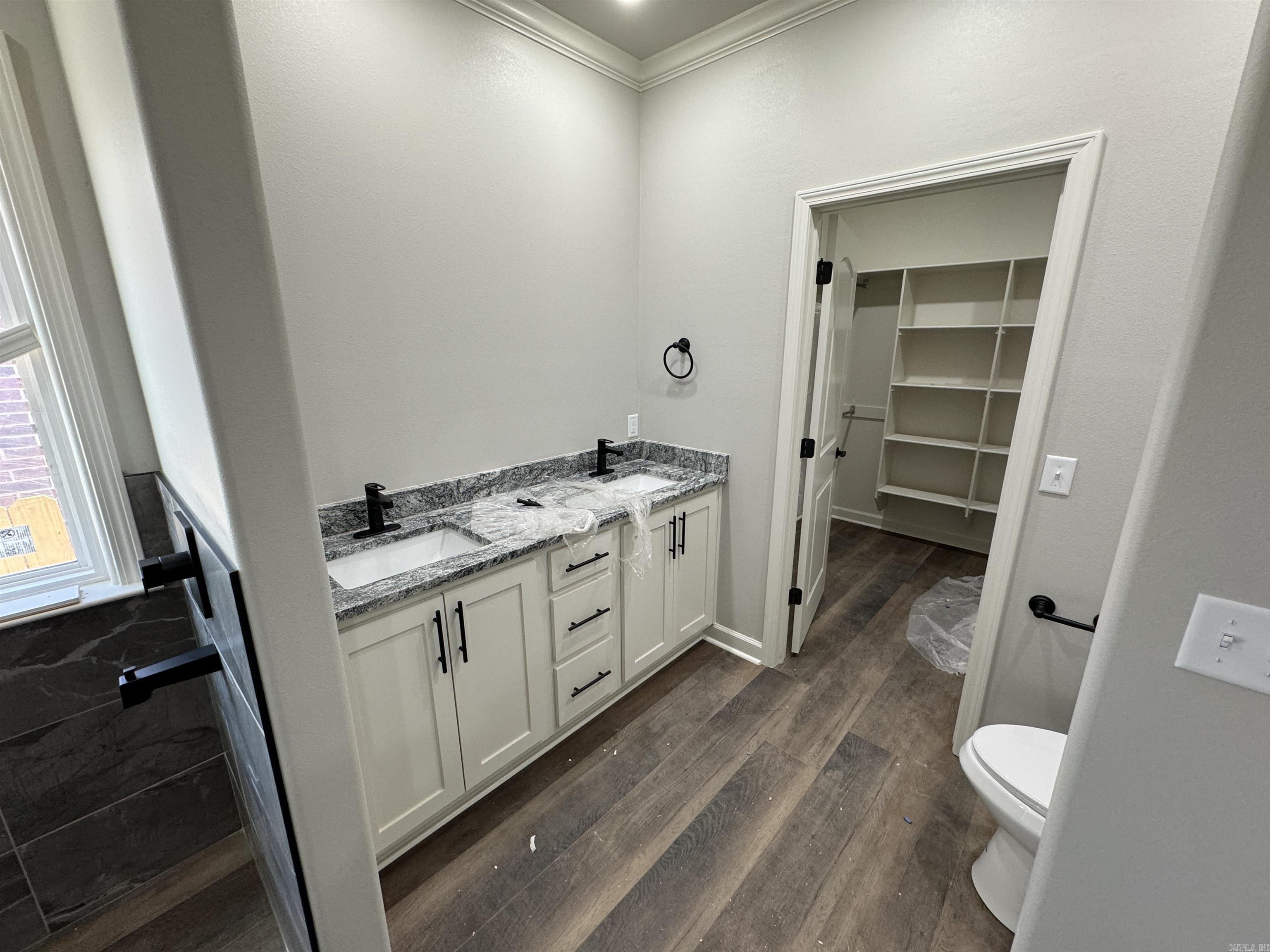 WANDERING RIDGE - Residential