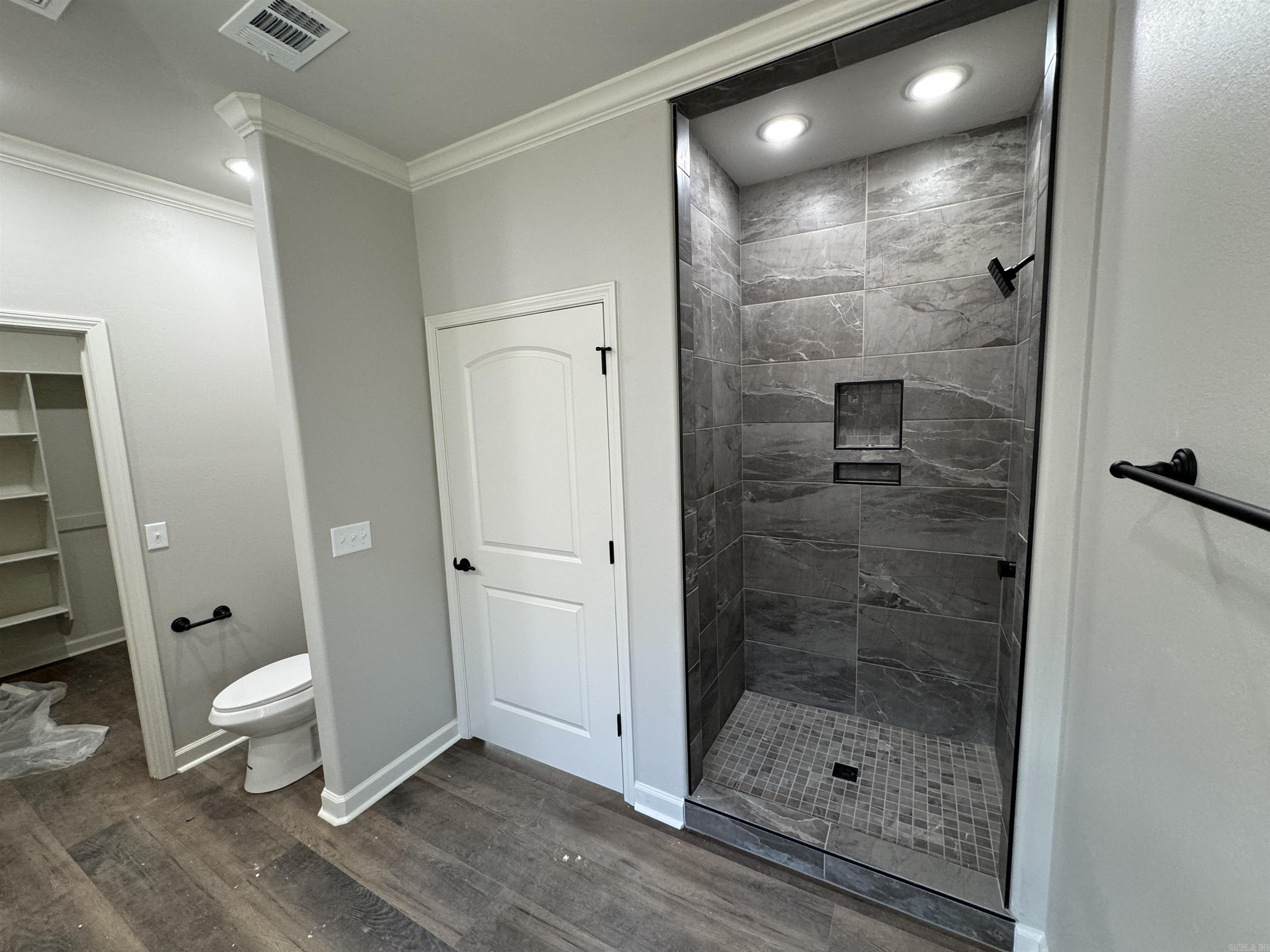 WANDERING RIDGE - Residential