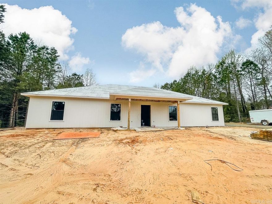 New construction home just a few miles East of town in Union.