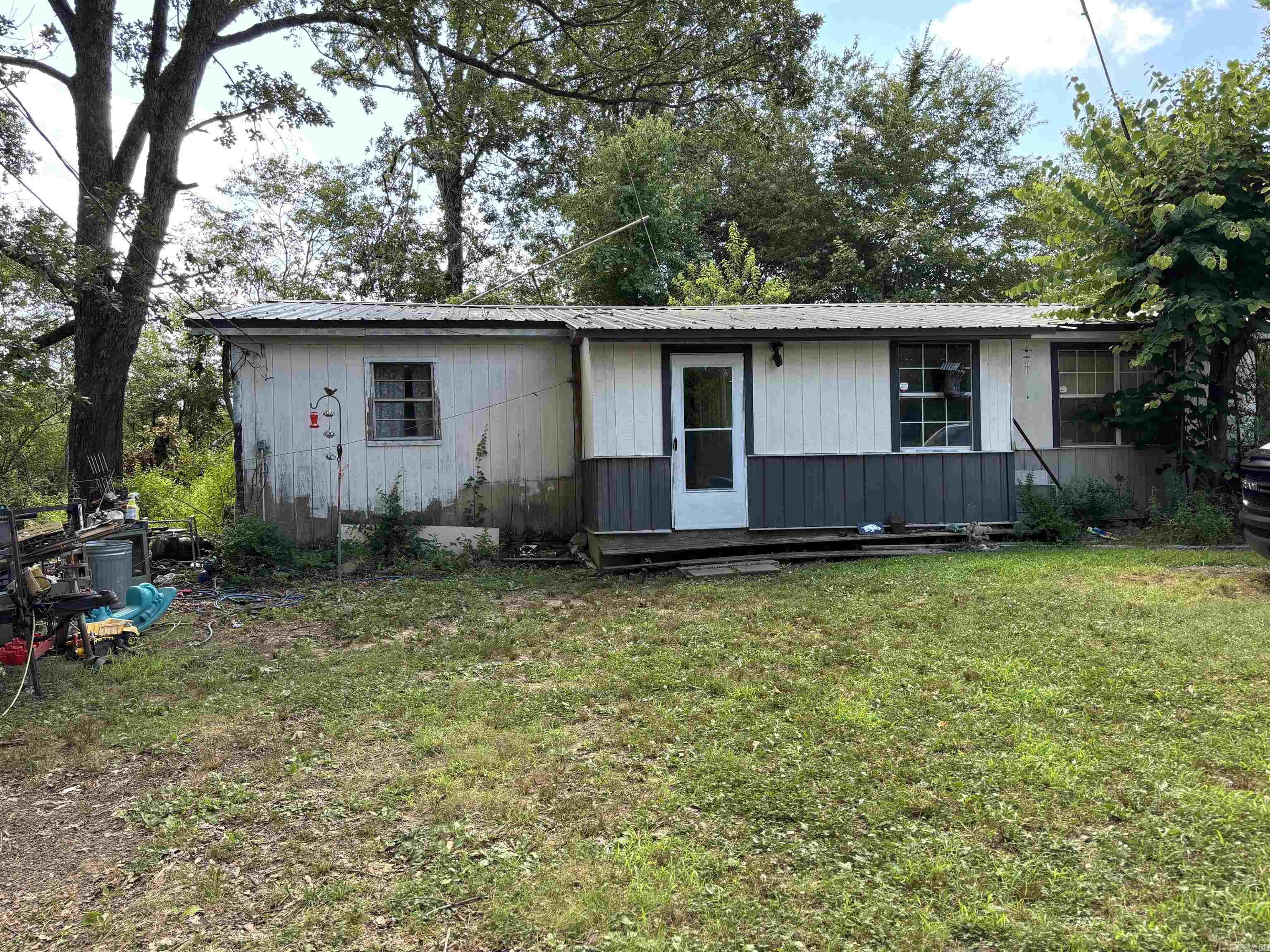 Three bedroom, 1bath home on 1.77 private acres just outside of Cabot! Fixer upper! Metal roof 3years old Has central heat & air non working! Has window unit and wall furnace propane Property AS IS!