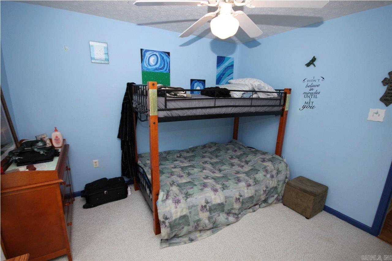 CREEKSIDE COUNTRY - Residential