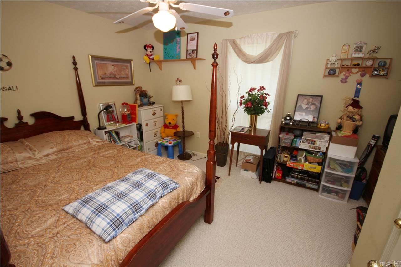 CREEKSIDE COUNTRY - Residential