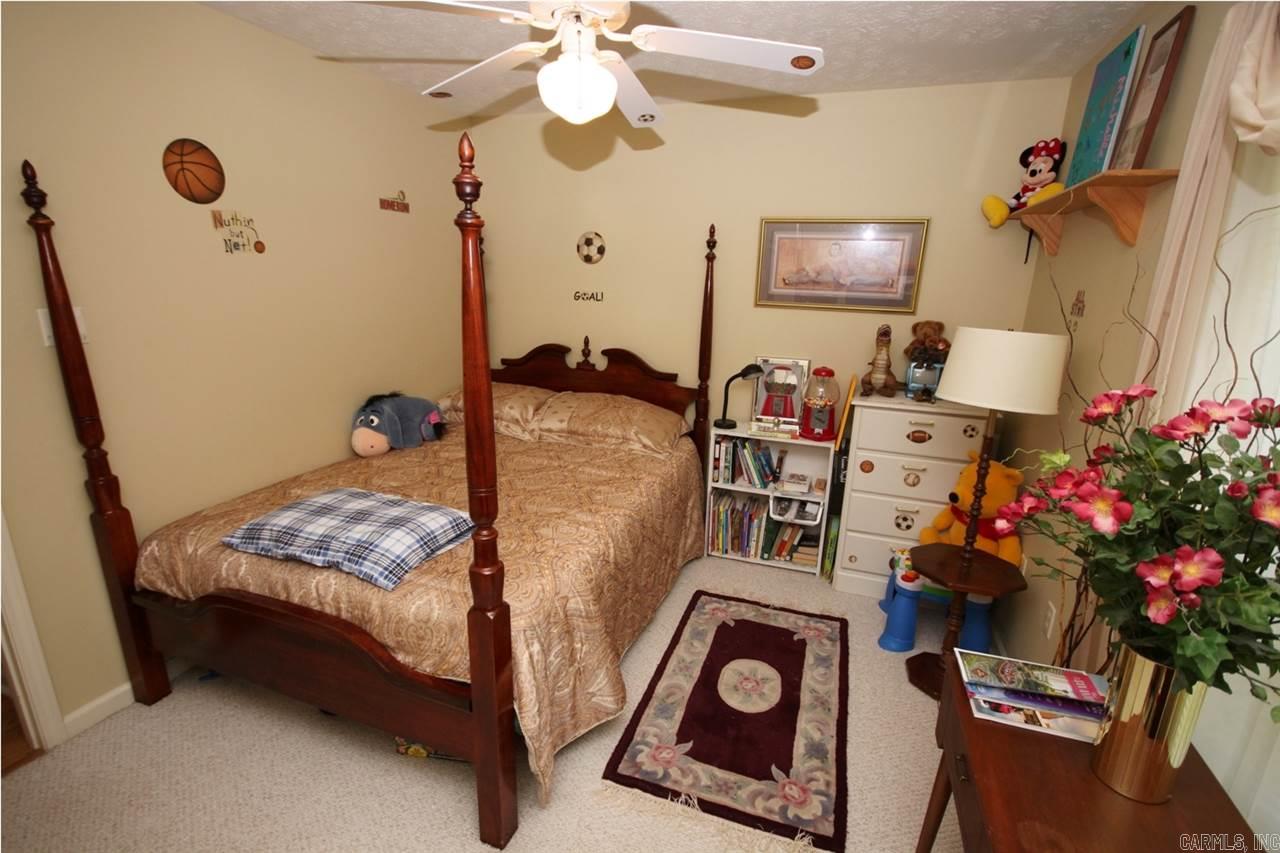 CREEKSIDE COUNTRY - Residential