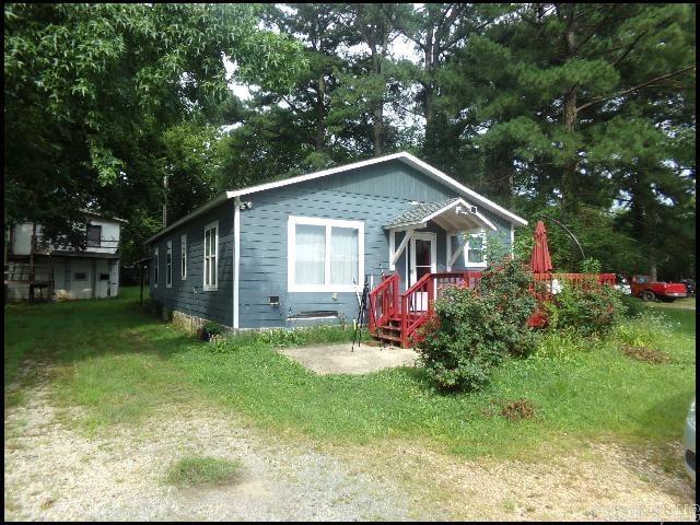 *BENTON* ADORABLE HOME IN ROBISON SUBDIVISION!! This All Electric Three Bedroom Two Bathroom Home Features Over 1,500 Square Feet! Stove And Refrigerator Both Included As-Is! Washer And Dryer Hookups! Wood Flooring Throughout! Large backyard!! Pad For Parking! AVAILABLE NOW!!!