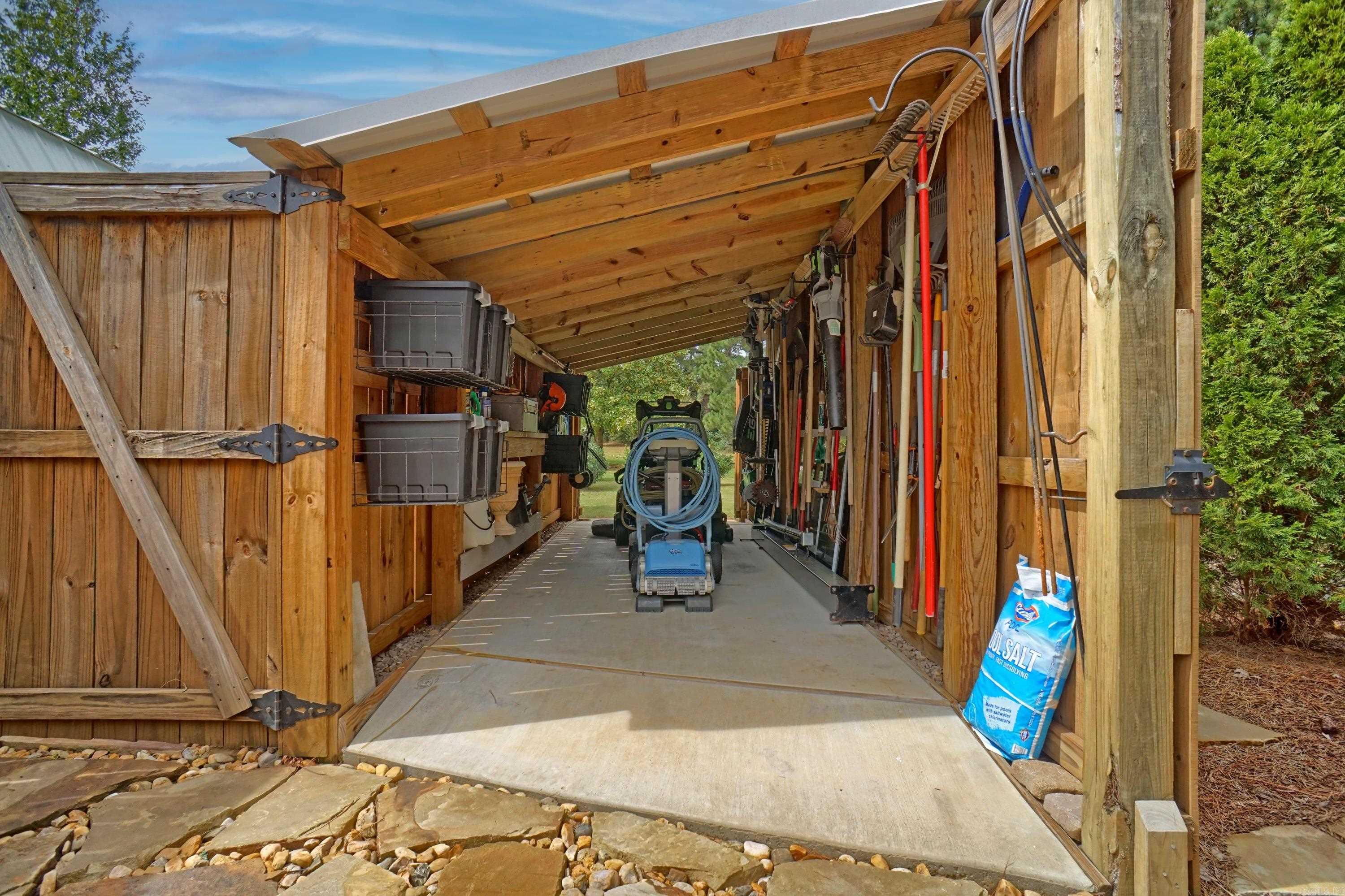 SPRING MEADOW - Residential