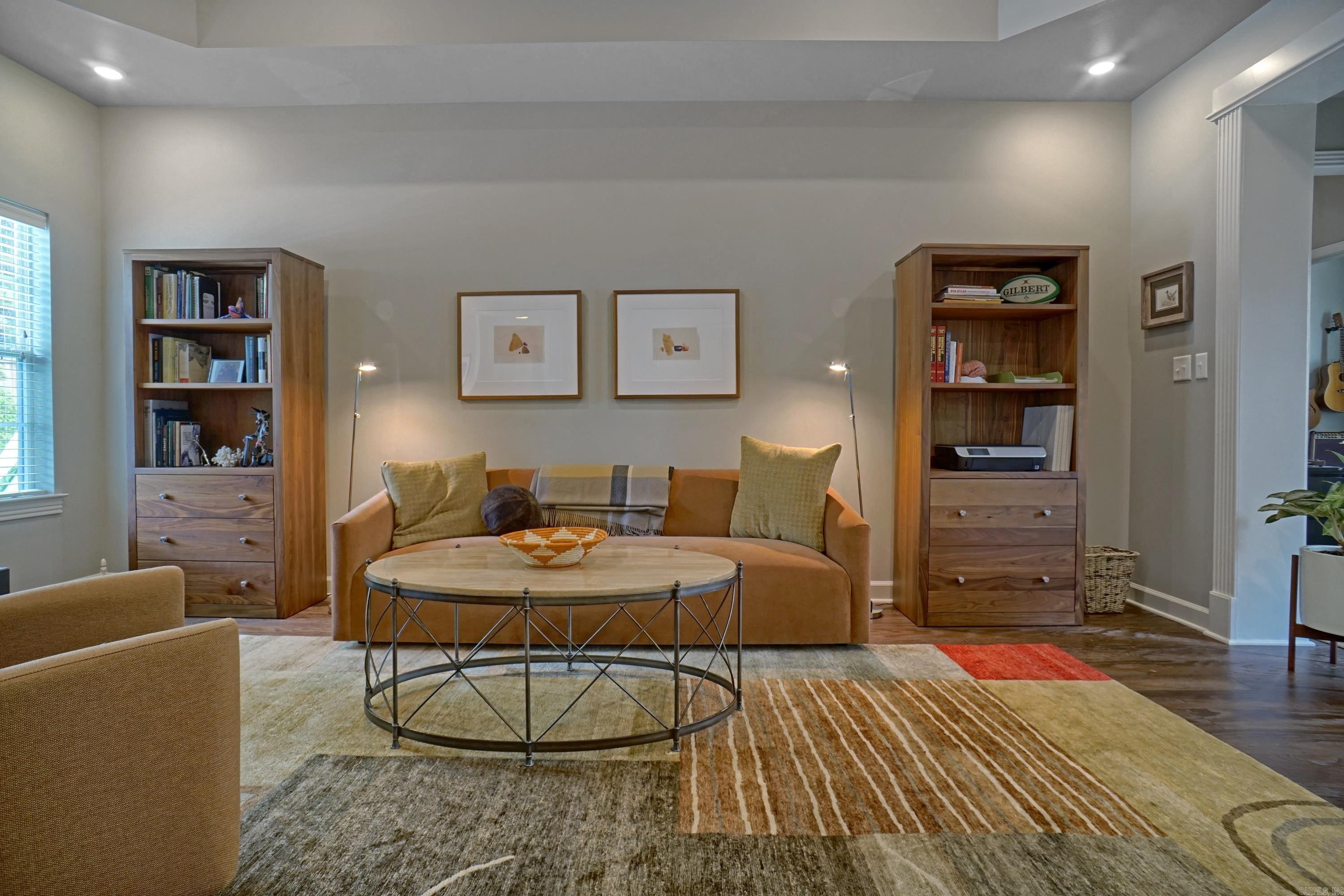 SPRING MEADOW - Residential