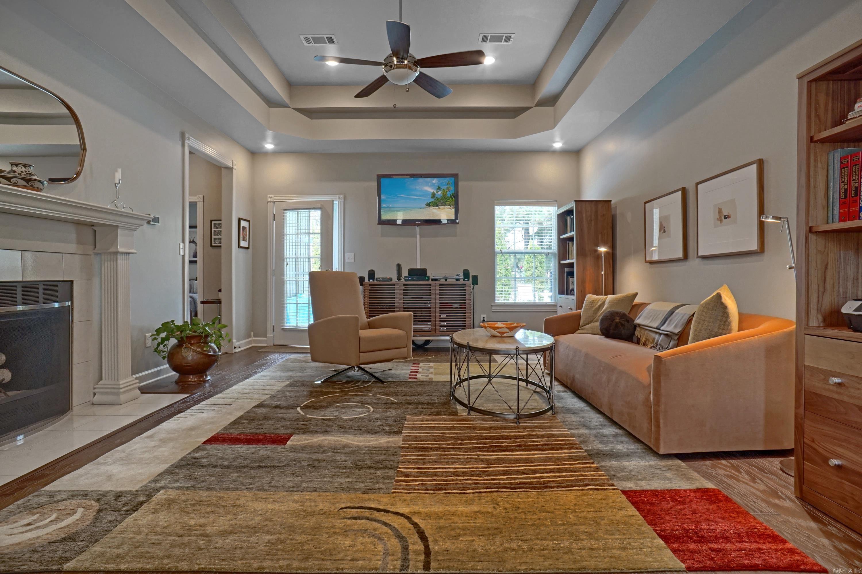 SPRING MEADOW - Residential