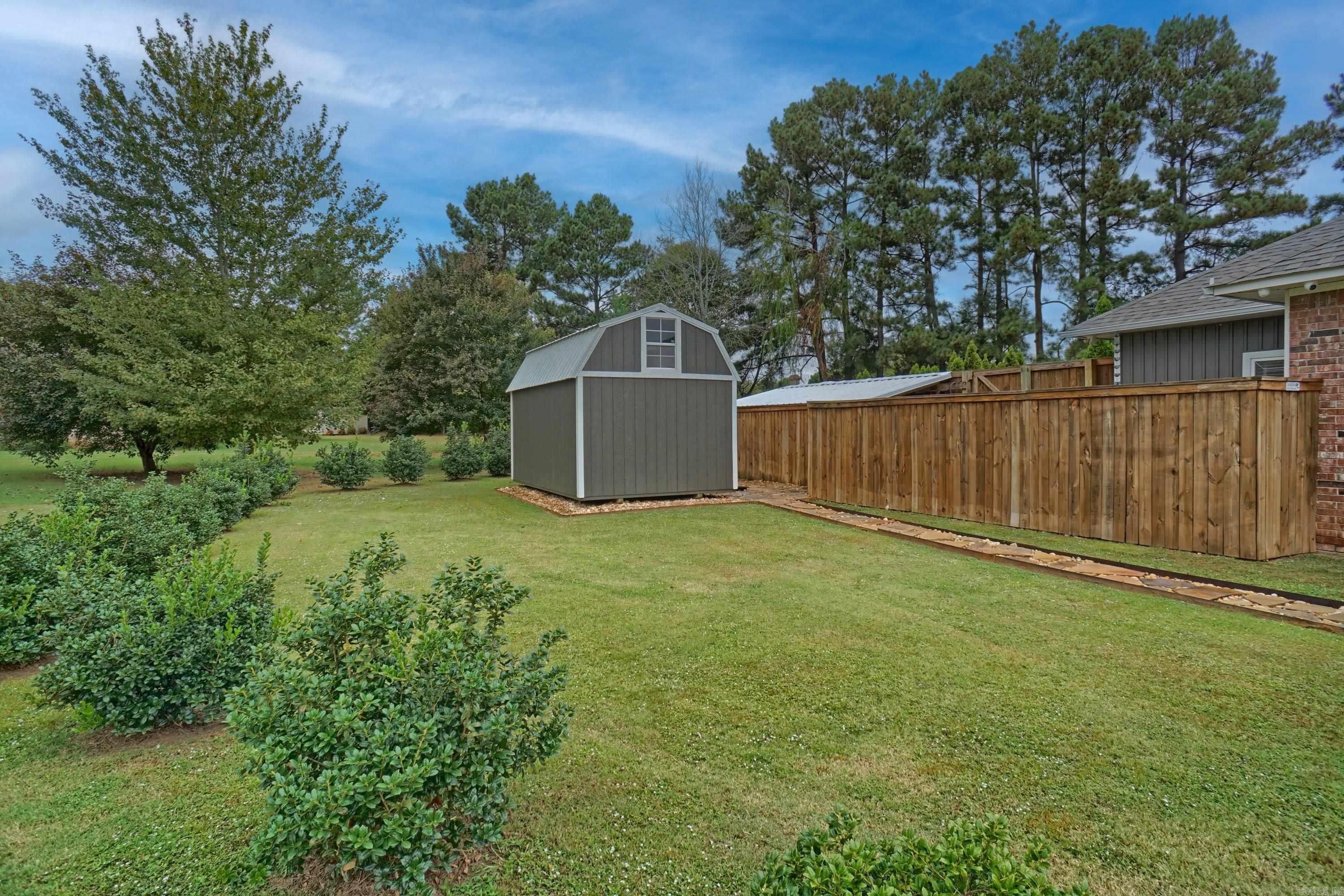 SPRING MEADOW - Residential