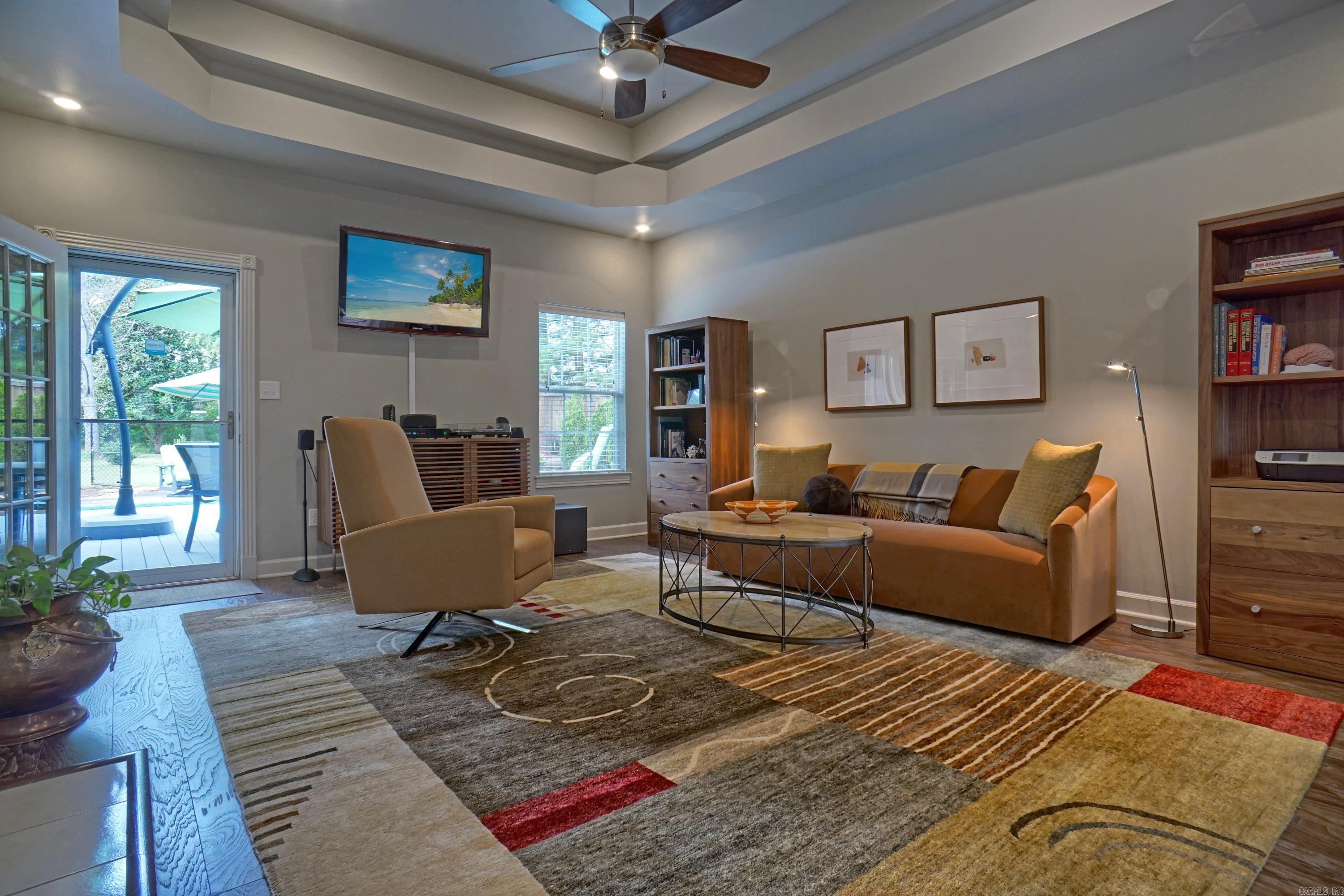 SPRING MEADOW - Residential