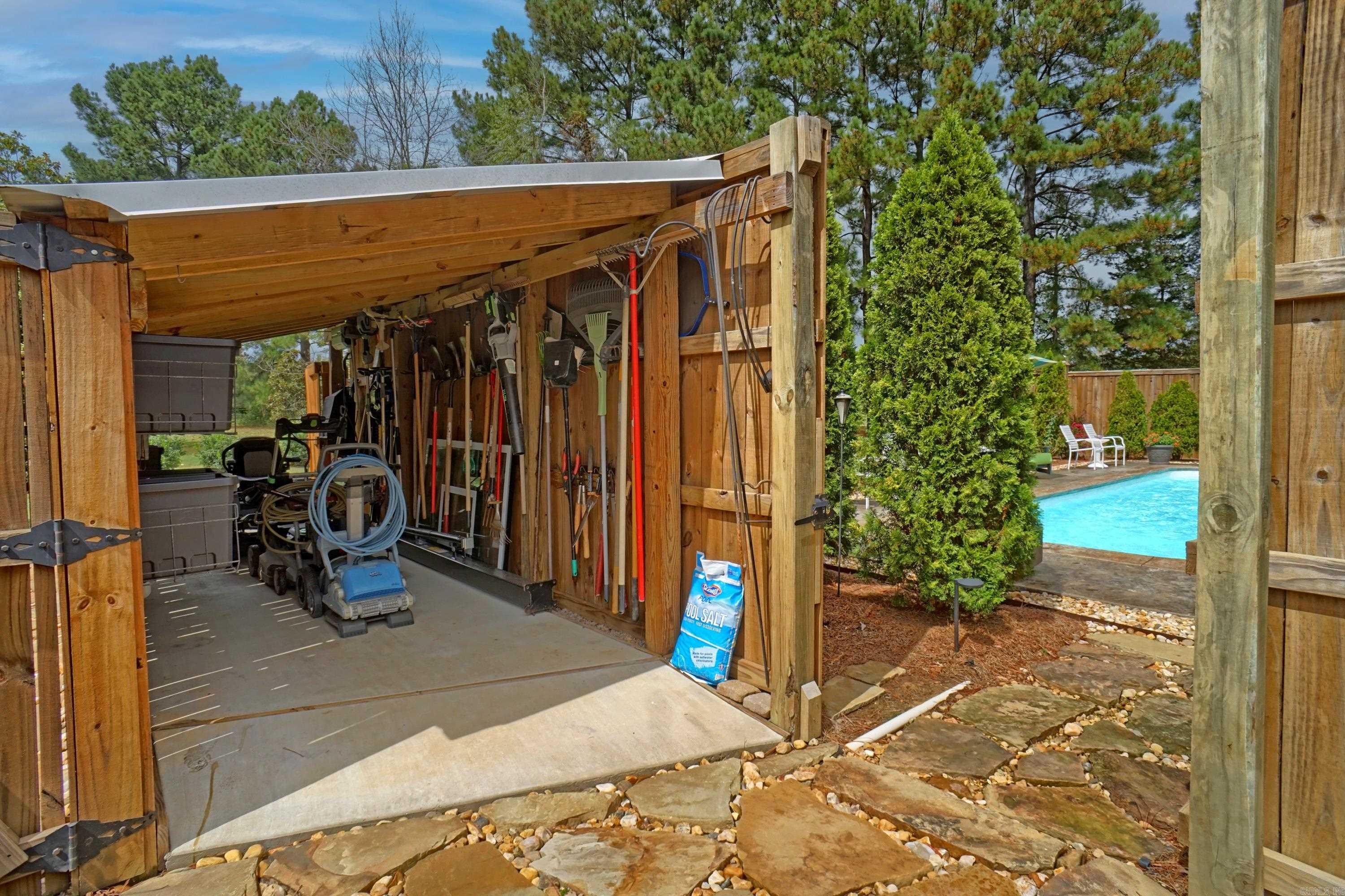 SPRING MEADOW - Residential