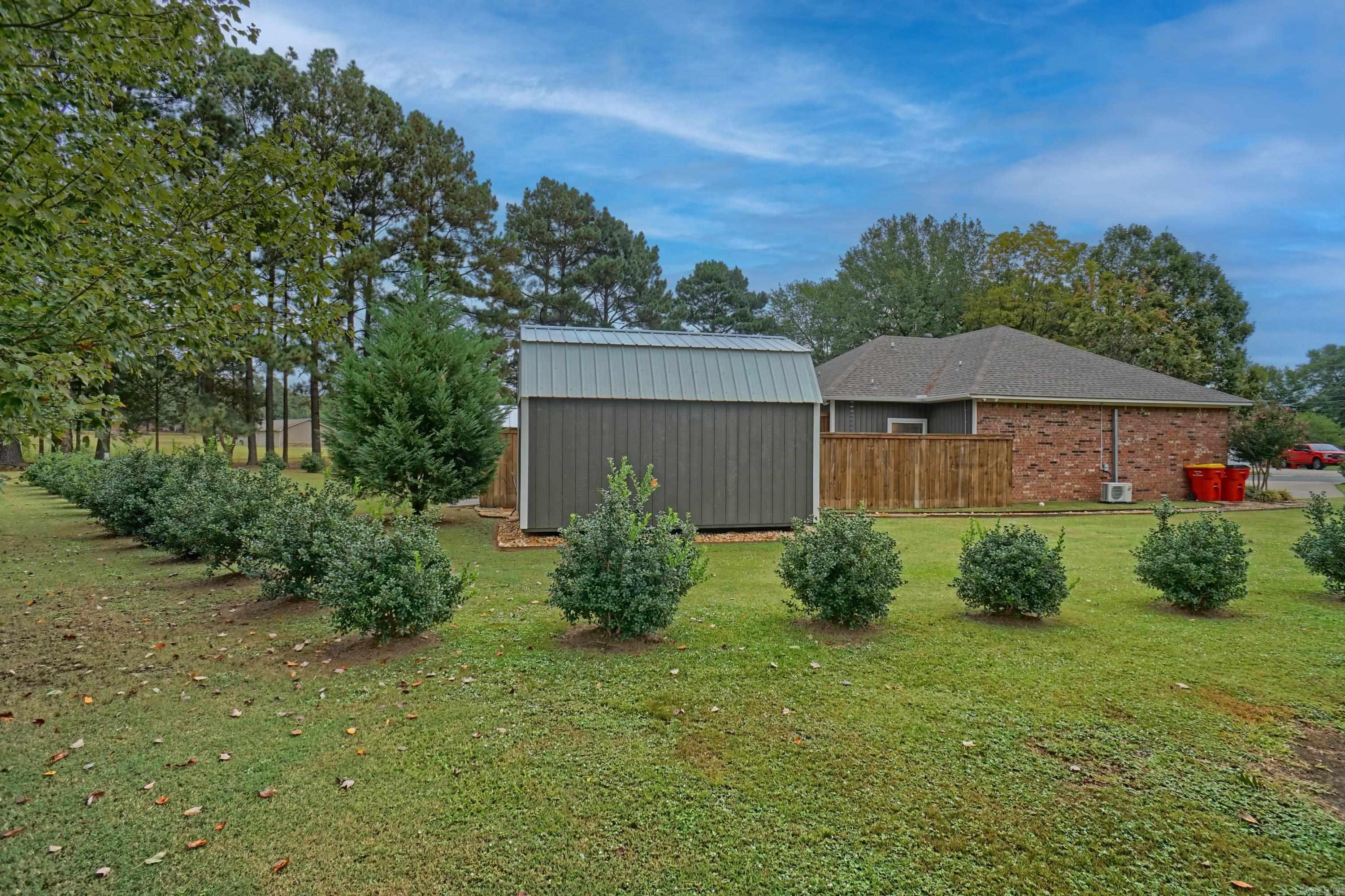 SPRING MEADOW - Residential