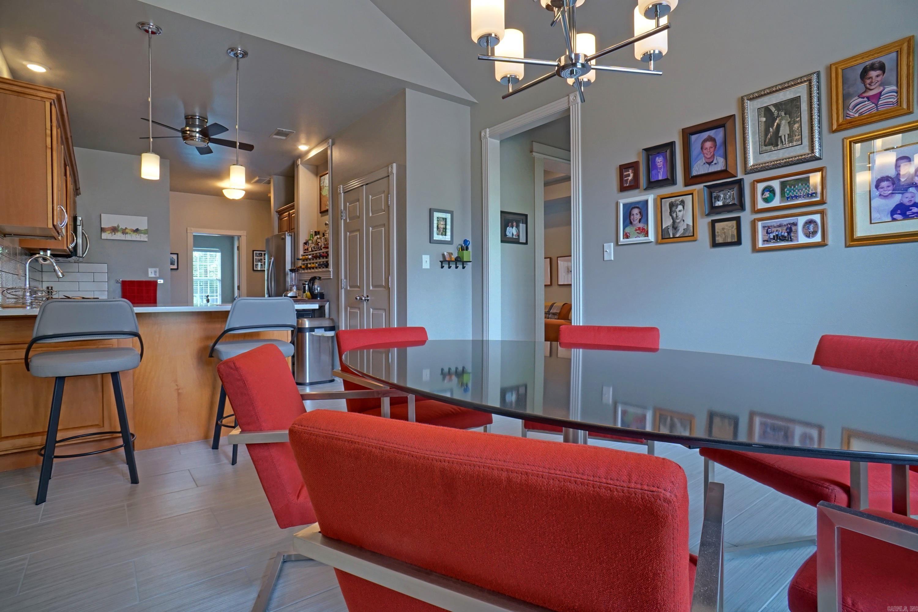 SPRING MEADOW - Residential