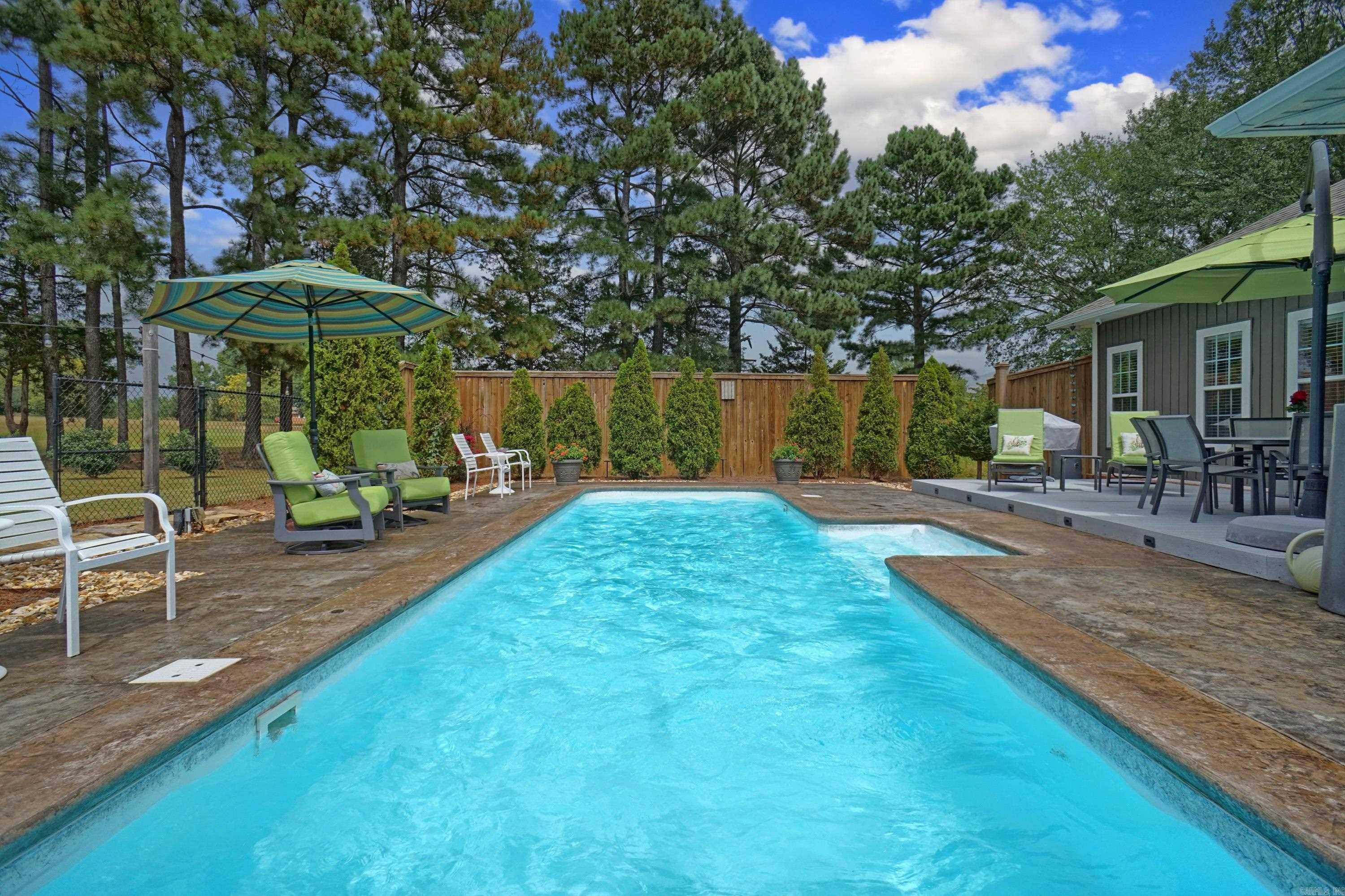 SPRING MEADOW - Residential