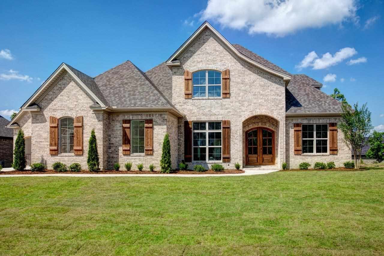 WOODLANDS EDGE - Residential