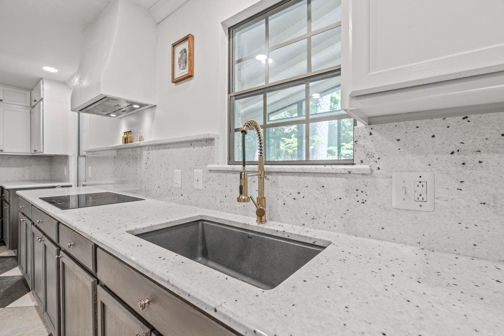 PEBBLE BEACH PARK - Residential