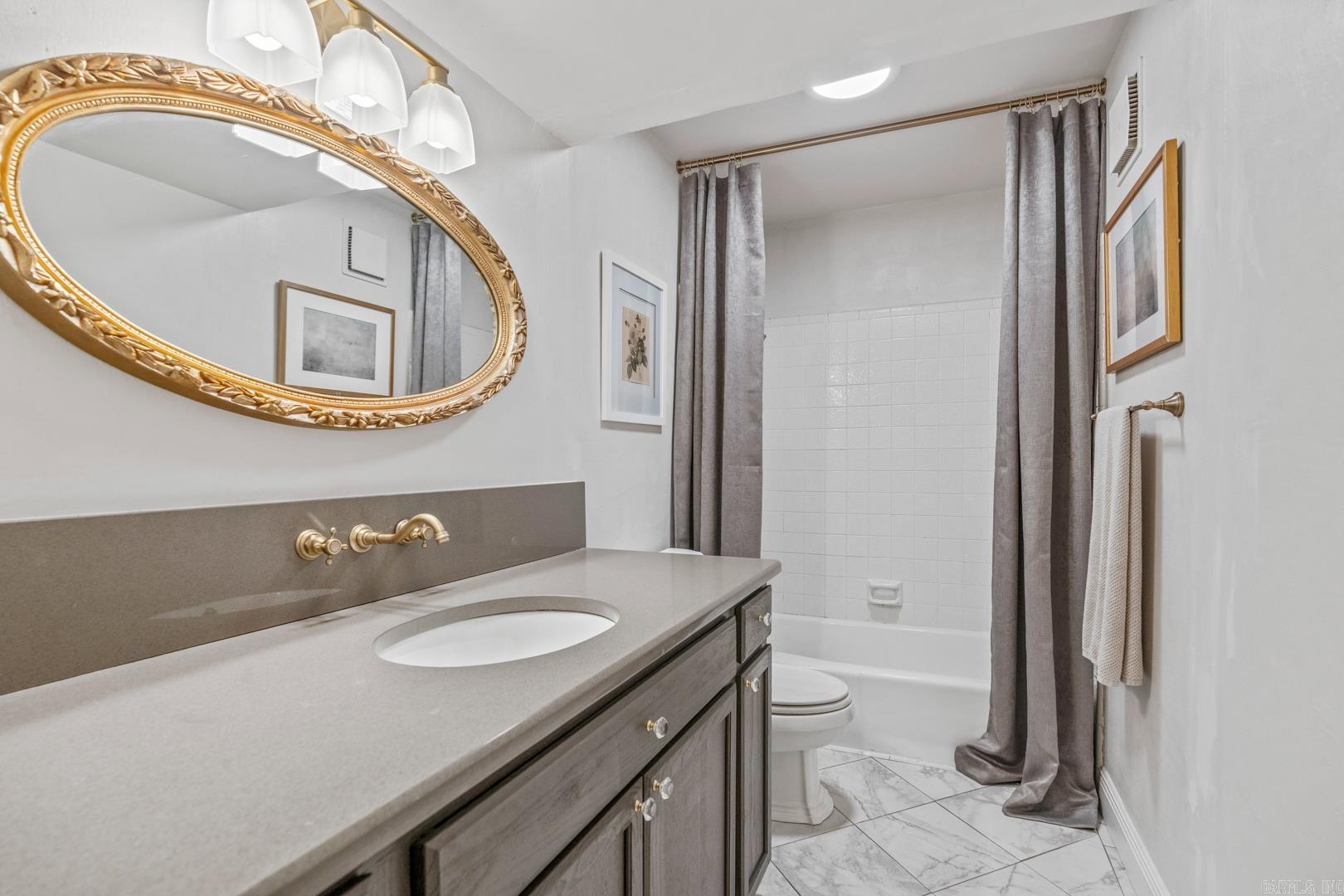 PEBBLE BEACH PARK - Residential