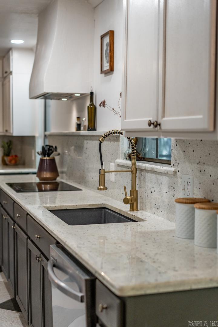 PEBBLE BEACH PARK - Residential