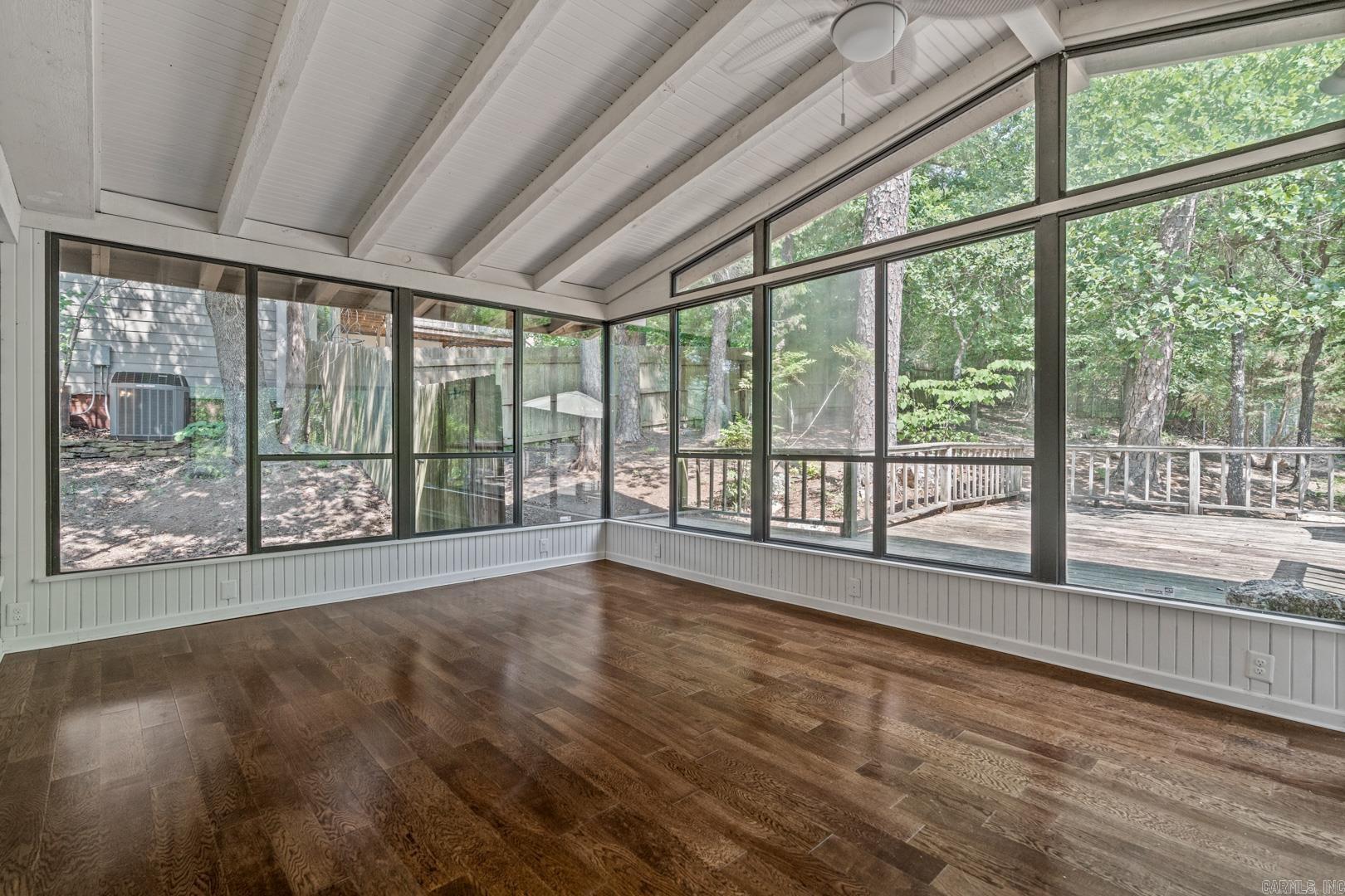 PEBBLE BEACH PARK - Residential