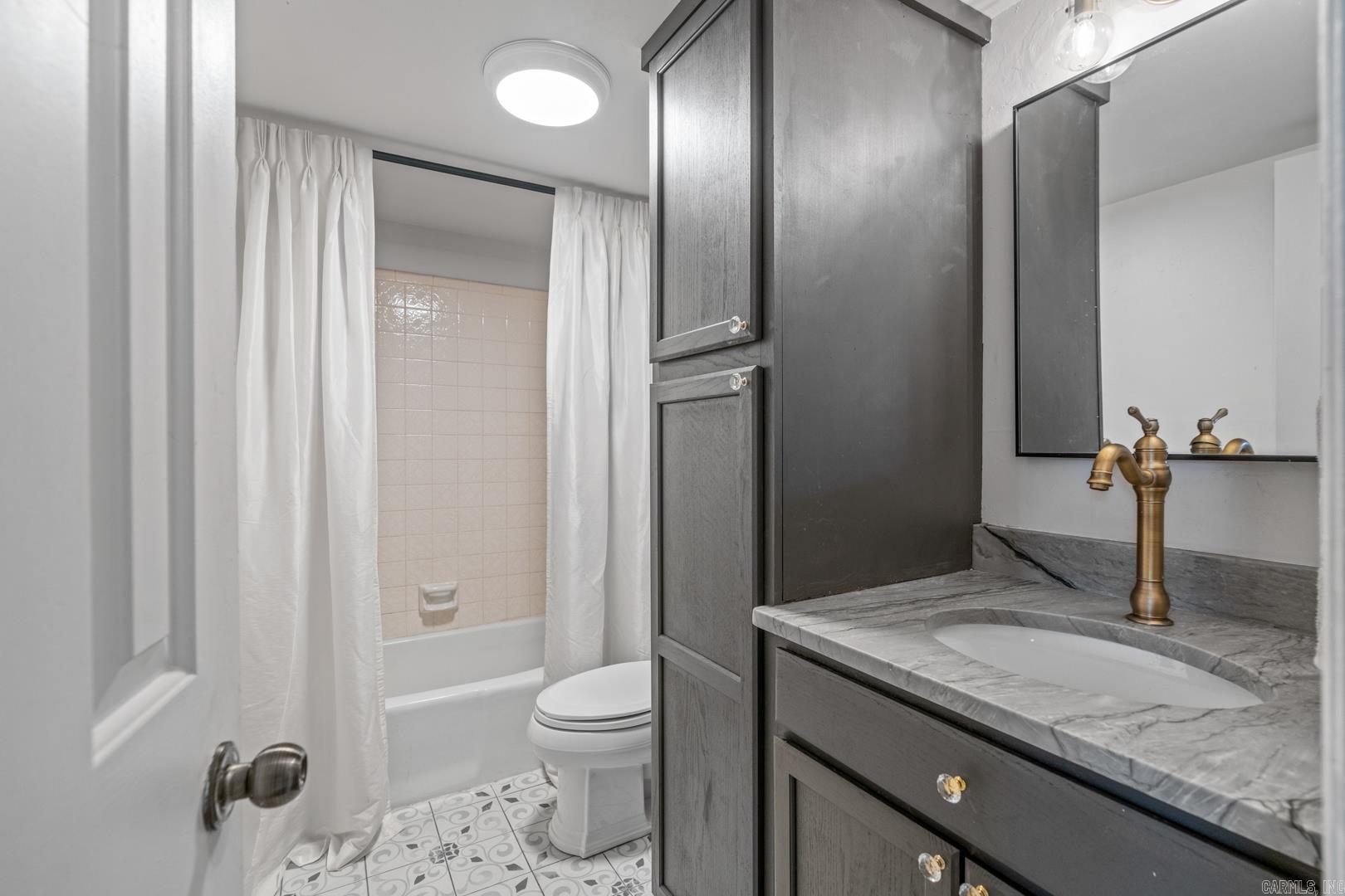 PEBBLE BEACH PARK - Residential