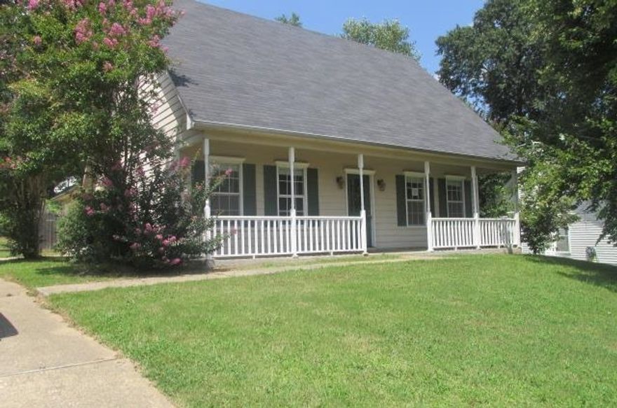 Very nice home in Timbermist!! Freshly painted throughout, new light fixtures, flooring, and plumbing hardware throughout, in 2011!! covered front porch, side loading garage. Very nice/private back yard. Lots of storage and much more!!---AGENTS REVIEW THE CONFIDENTIAL REMARKS BEFORE CALLING THE LISTING AGENT----