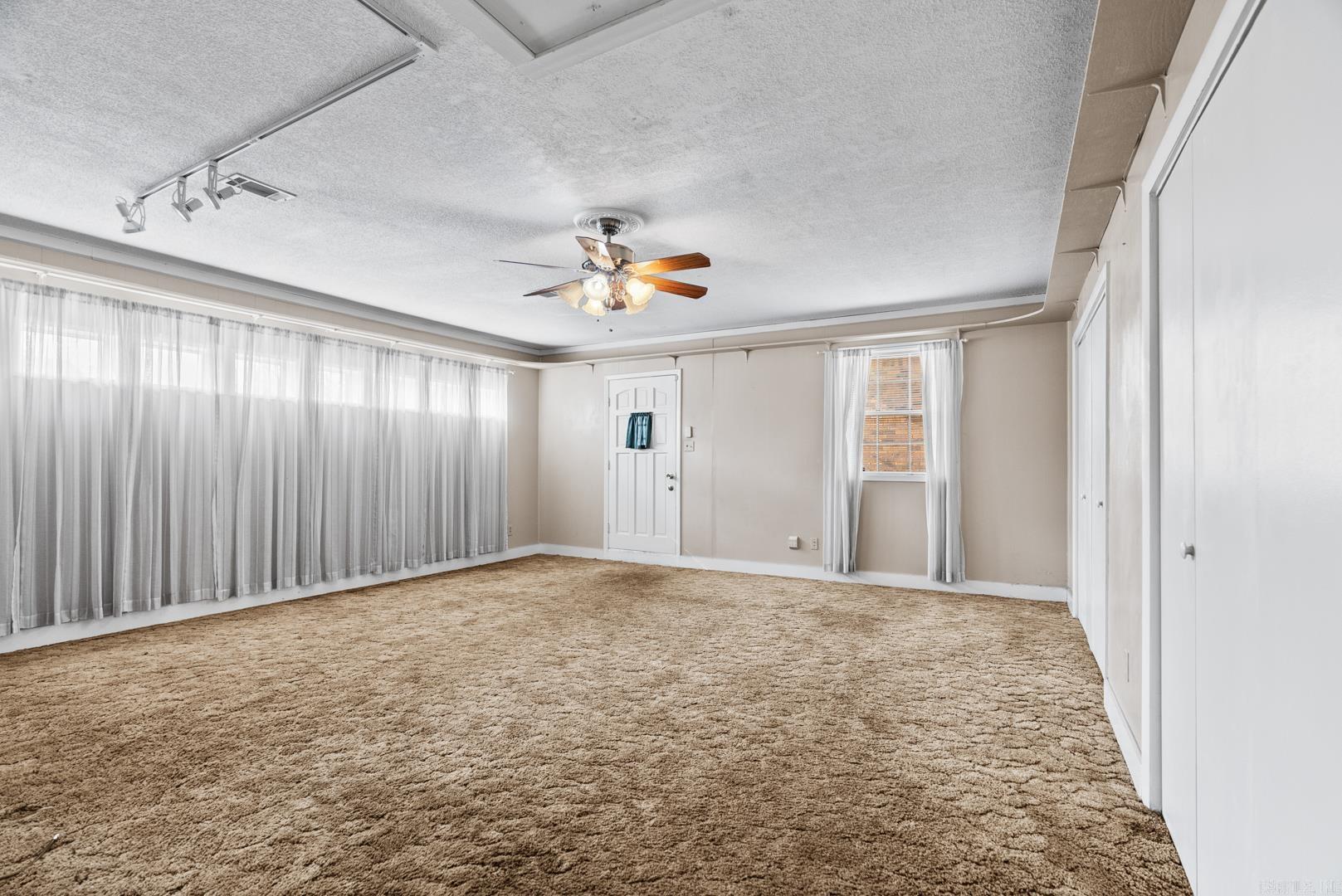 GREEN HILLS - Residential