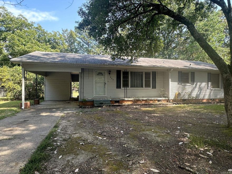 Cute and Cozy is what this one is!  Newer floors, fenced in backyard and close to the elementary school.  2 bedrooms and 1 bathroom with a large dining room open to the kitchen. Call/text me to schedule an appointment to see this property. **Interior pictures coming soon**