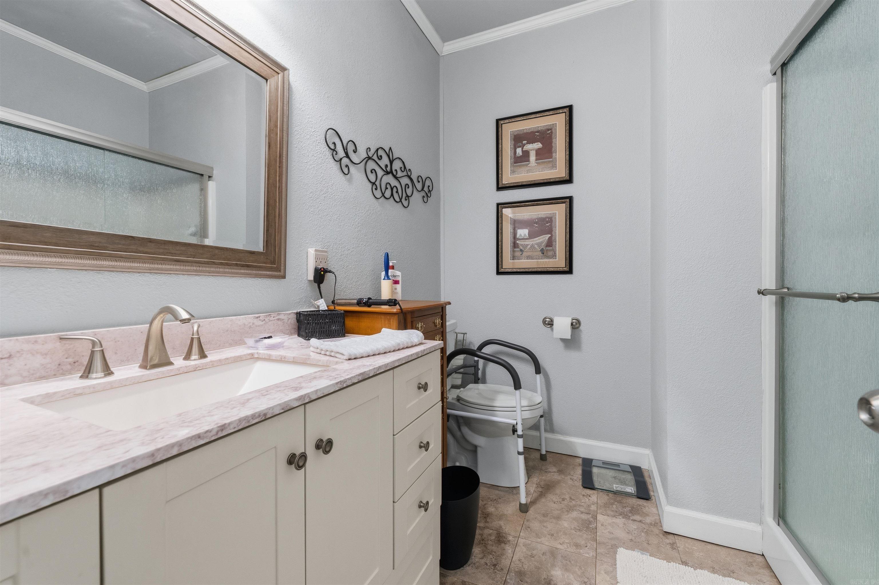 LINDULAKE ESTATES - Residential