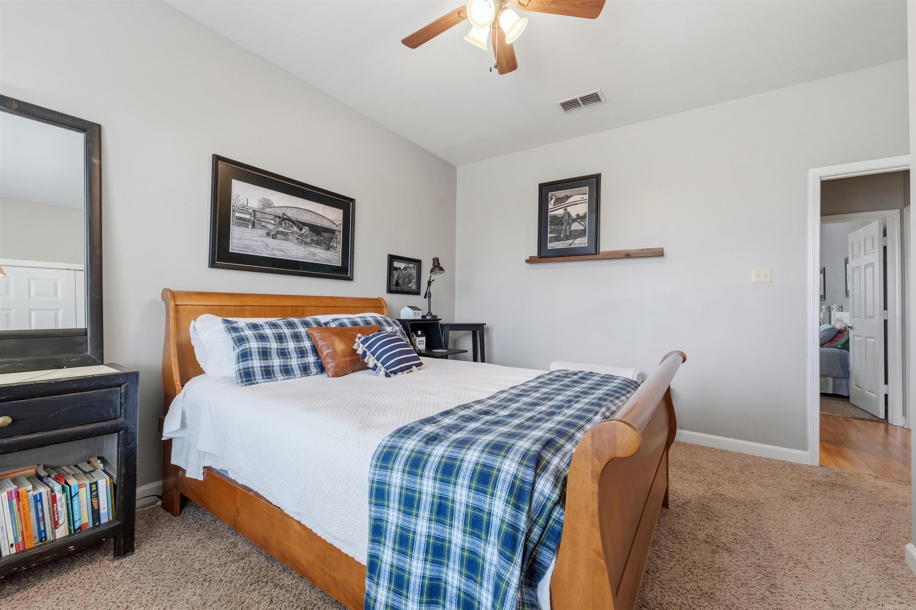 LINDULAKE ESTATES - Residential