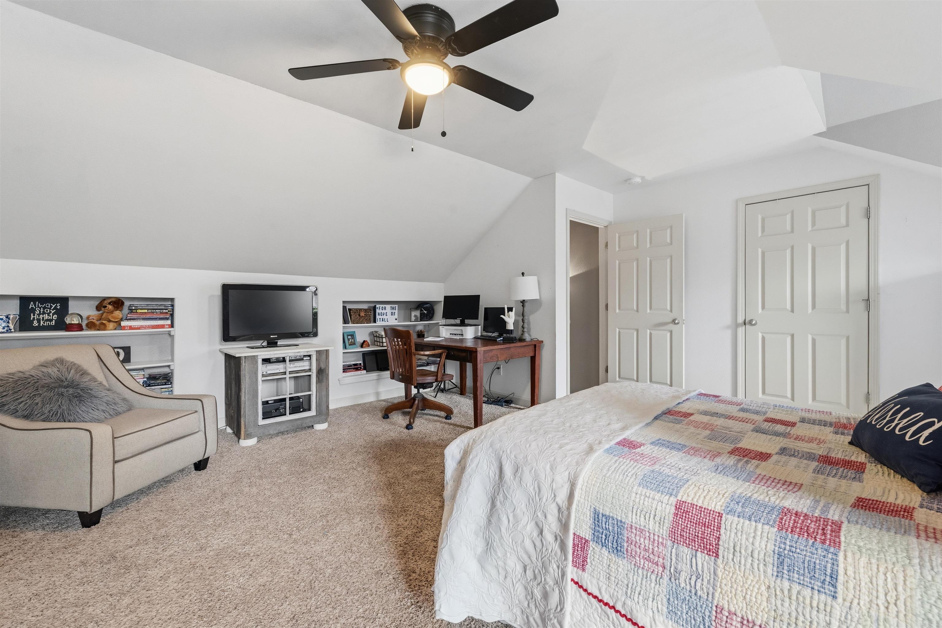 LINDULAKE ESTATES - Residential