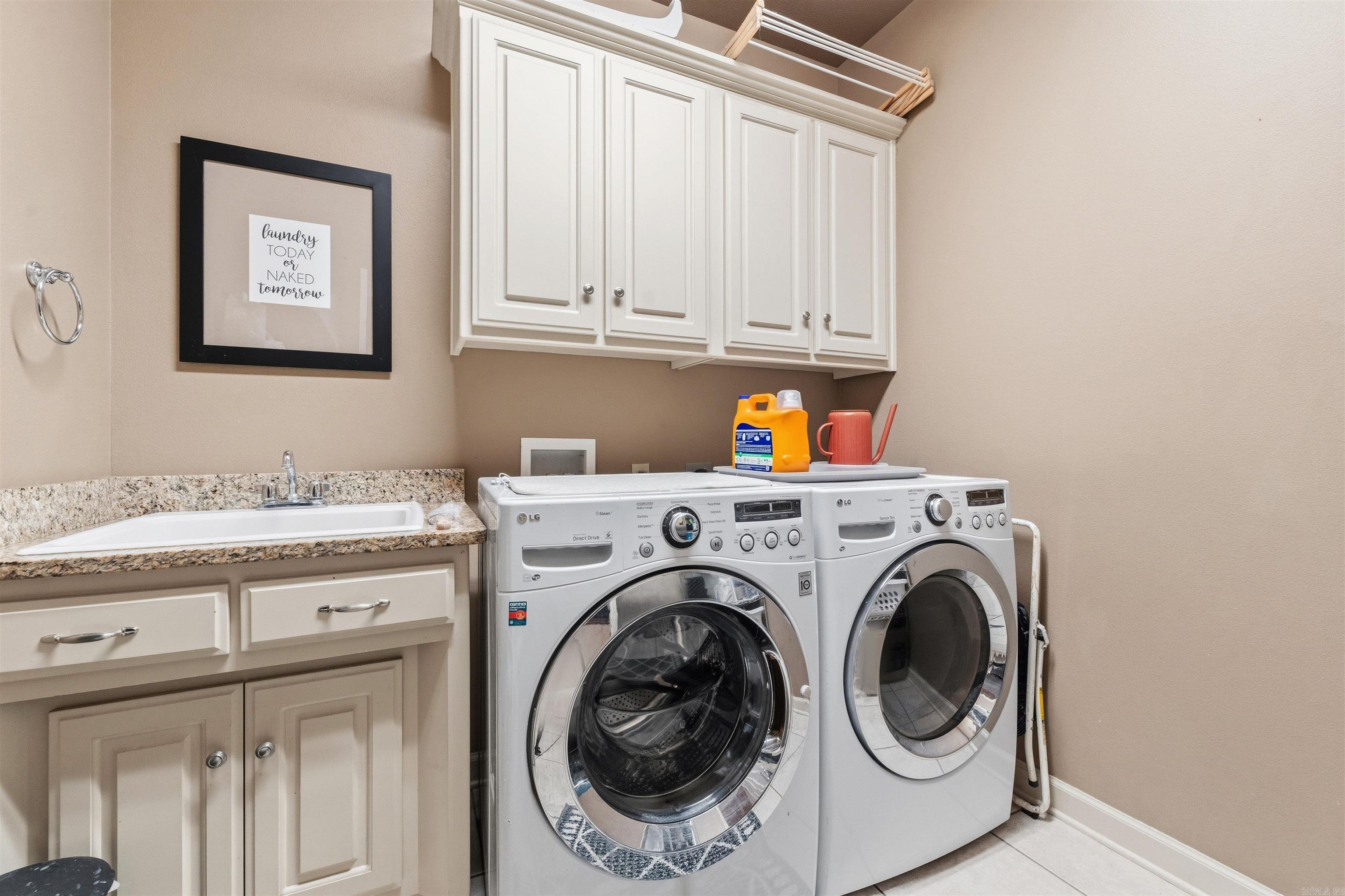 LINDULAKE ESTATES - Residential