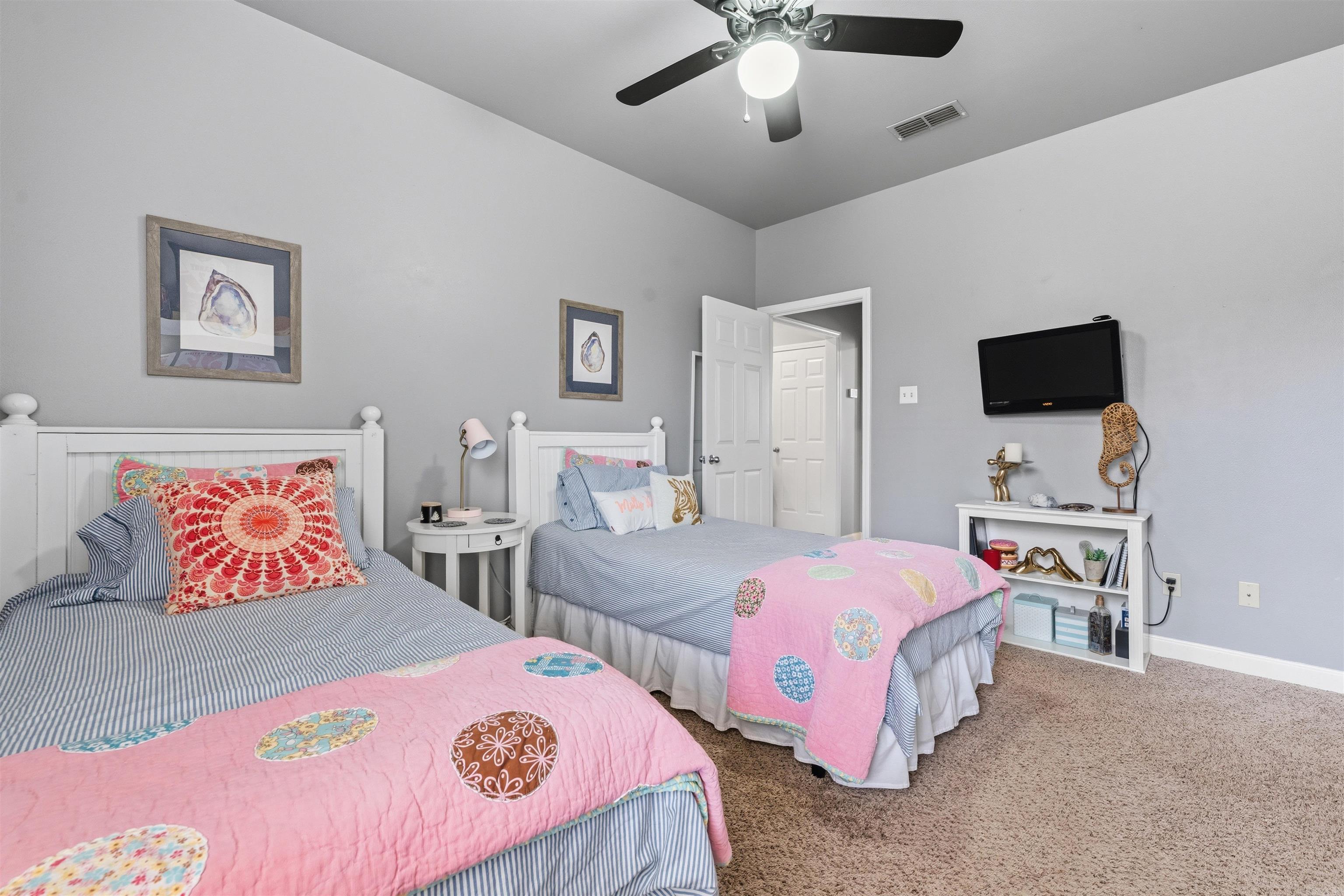 LINDULAKE ESTATES - Residential