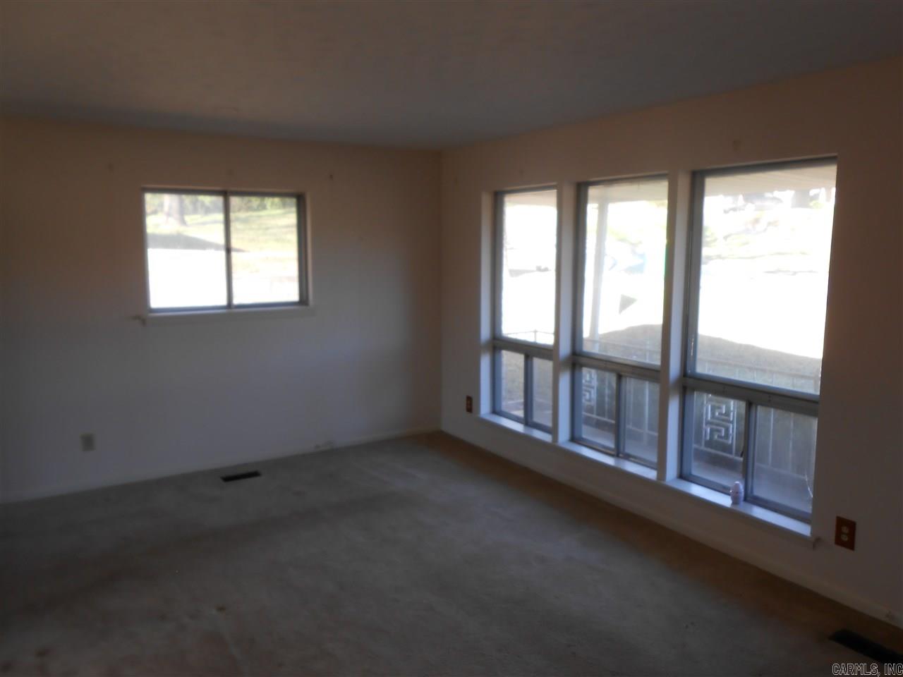 ARROW HEAD MANOR - Residential