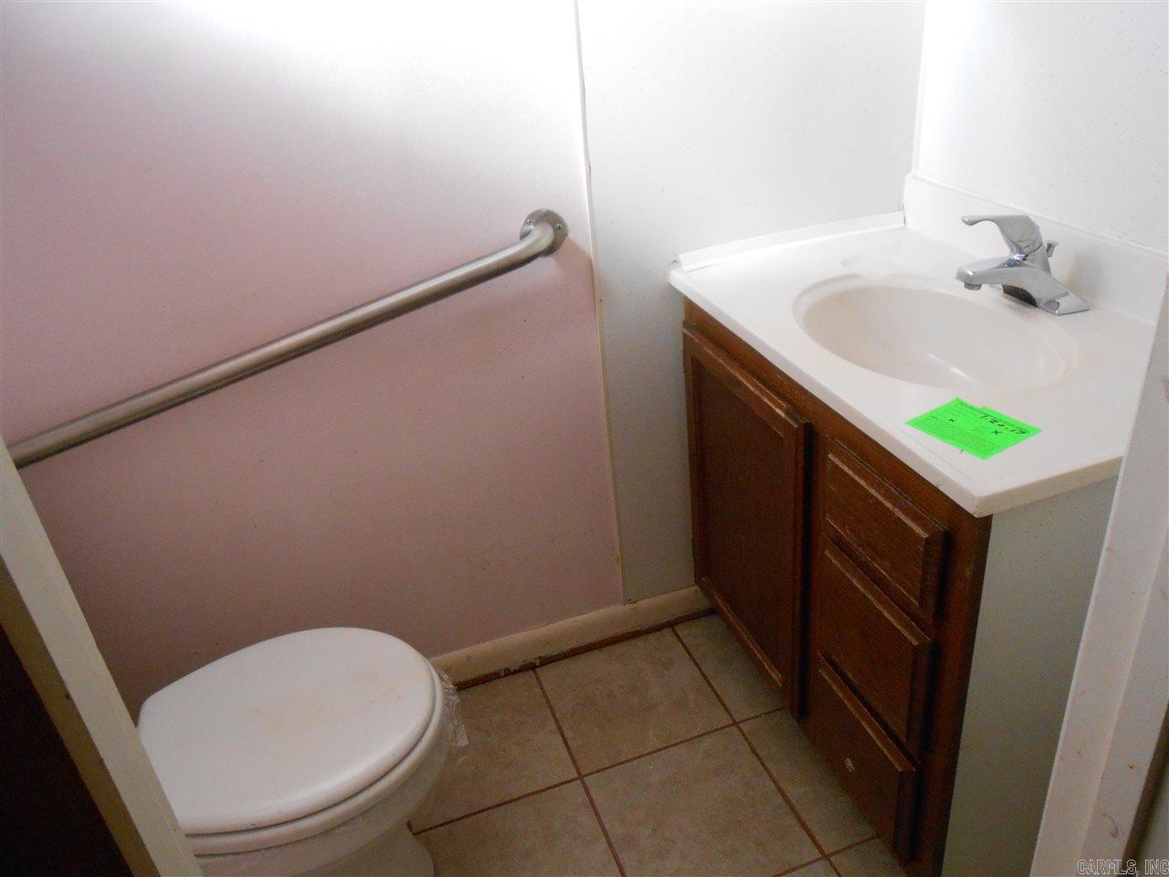 ARROW HEAD MANOR - Residential