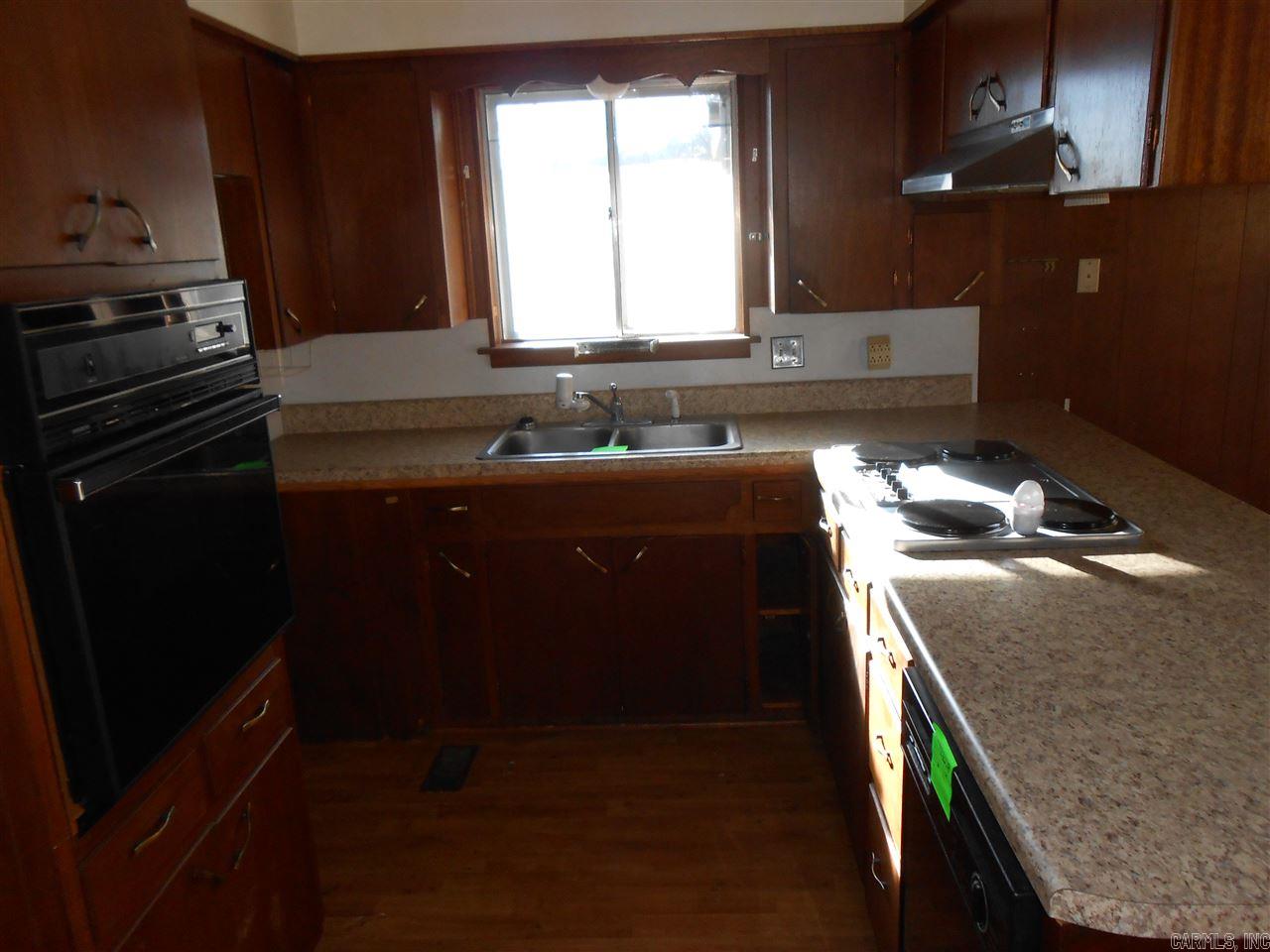 ARROW HEAD MANOR - Residential