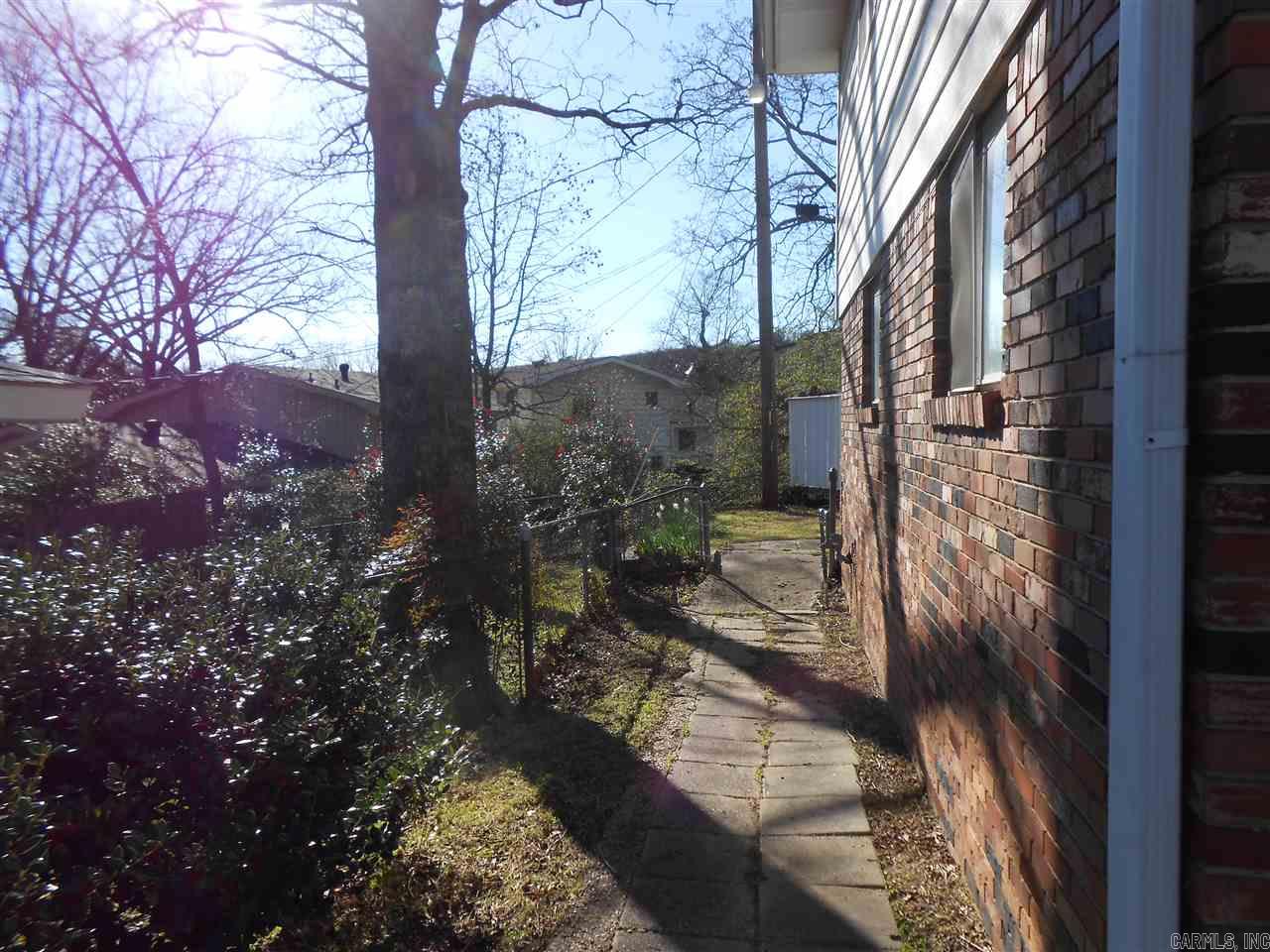 ARROW HEAD MANOR - Residential