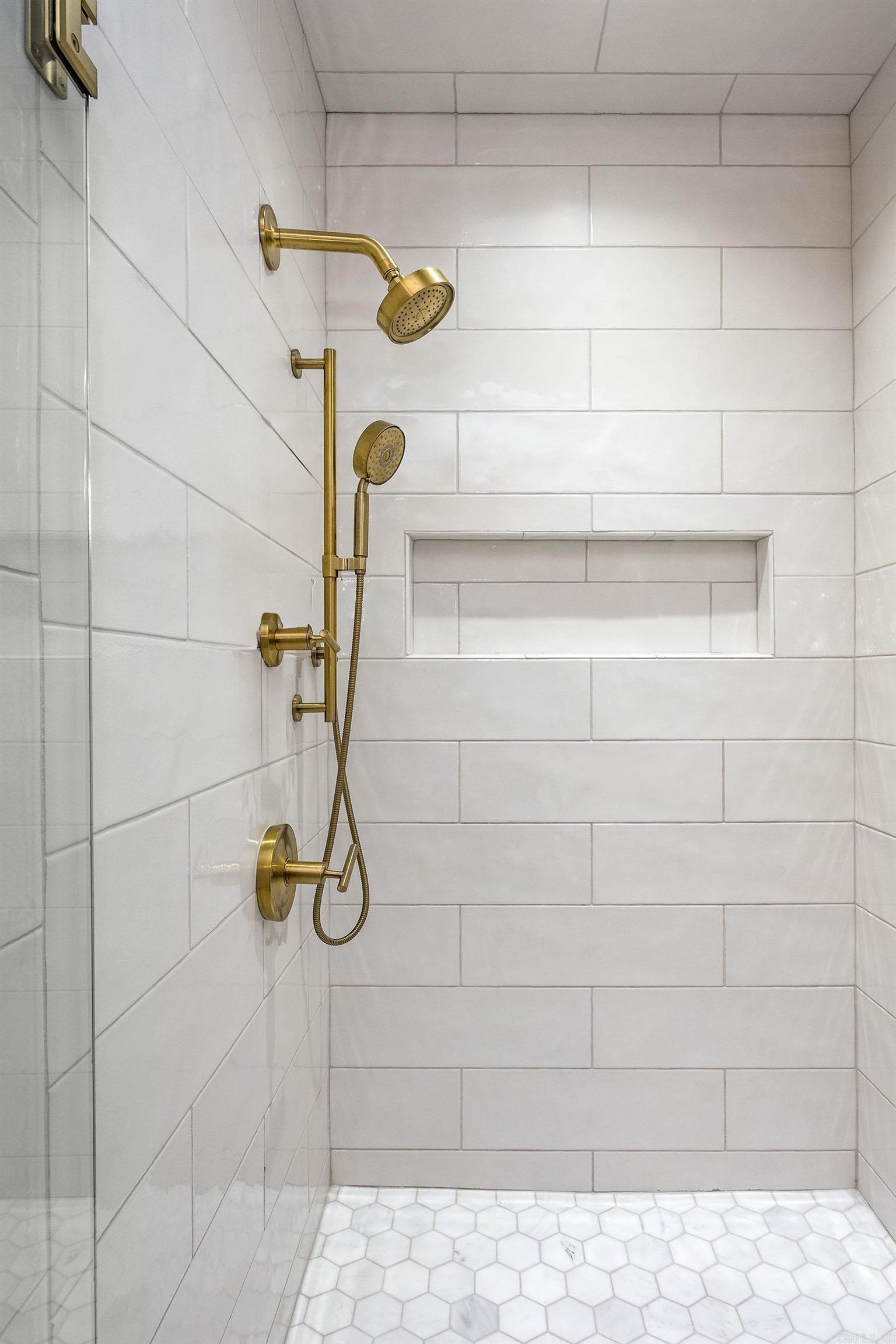 CLIFFEWOOD - Residential