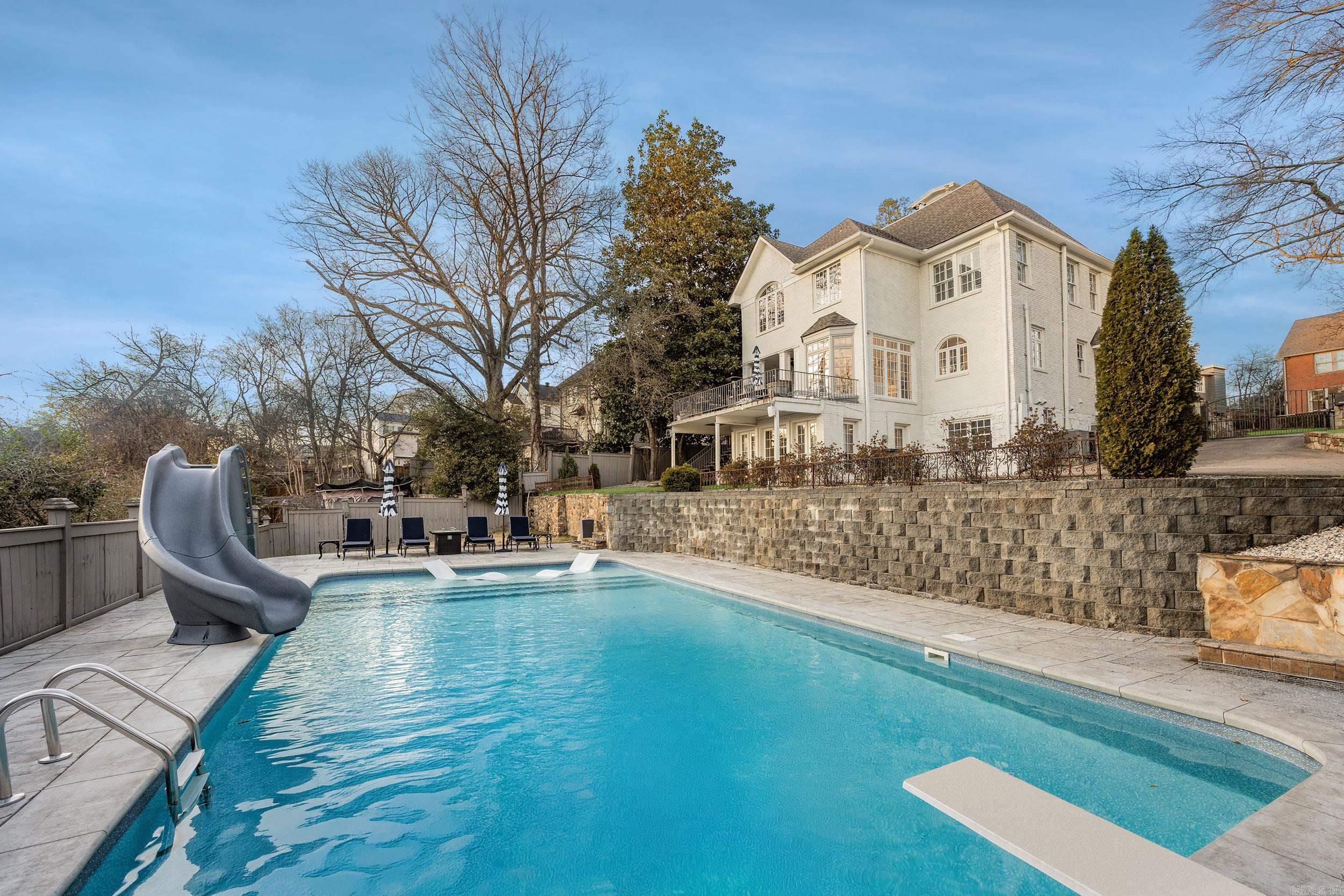 CLIFFEWOOD - Residential