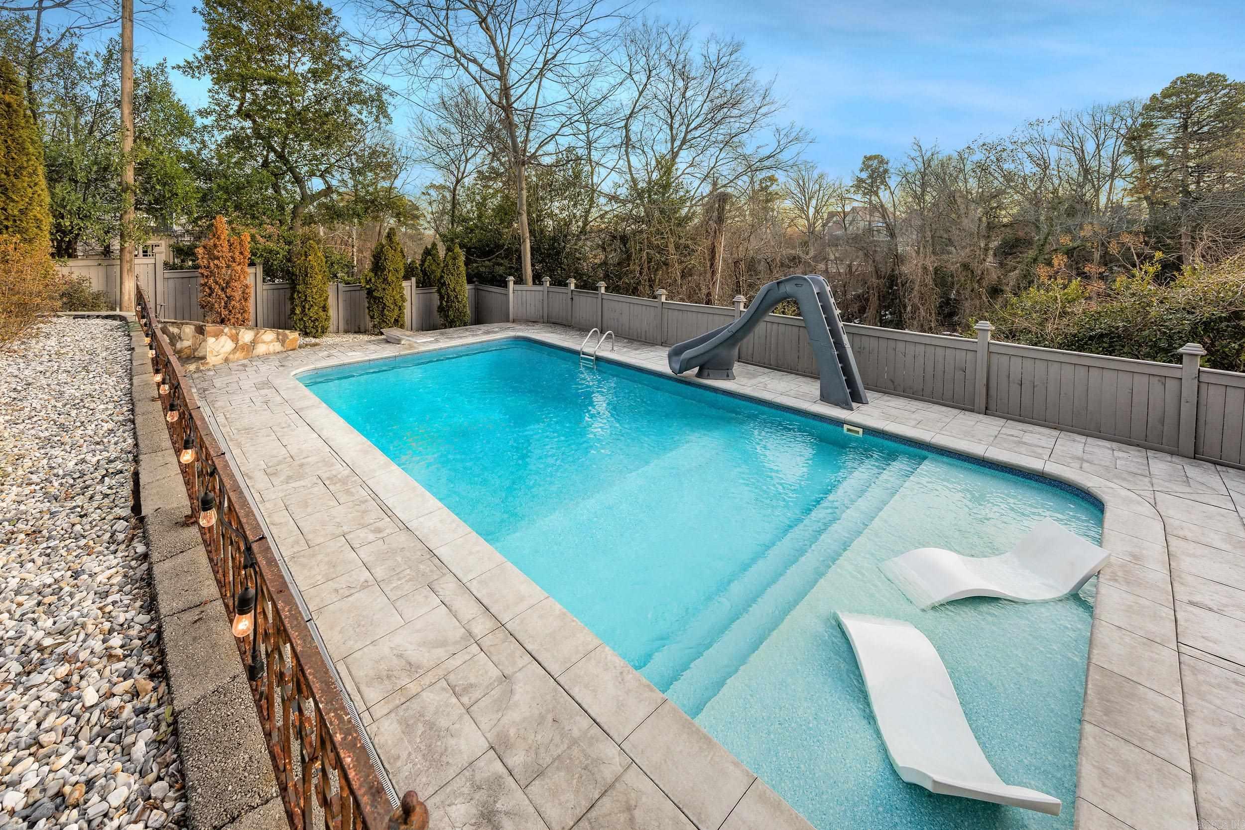 CLIFFEWOOD - Residential