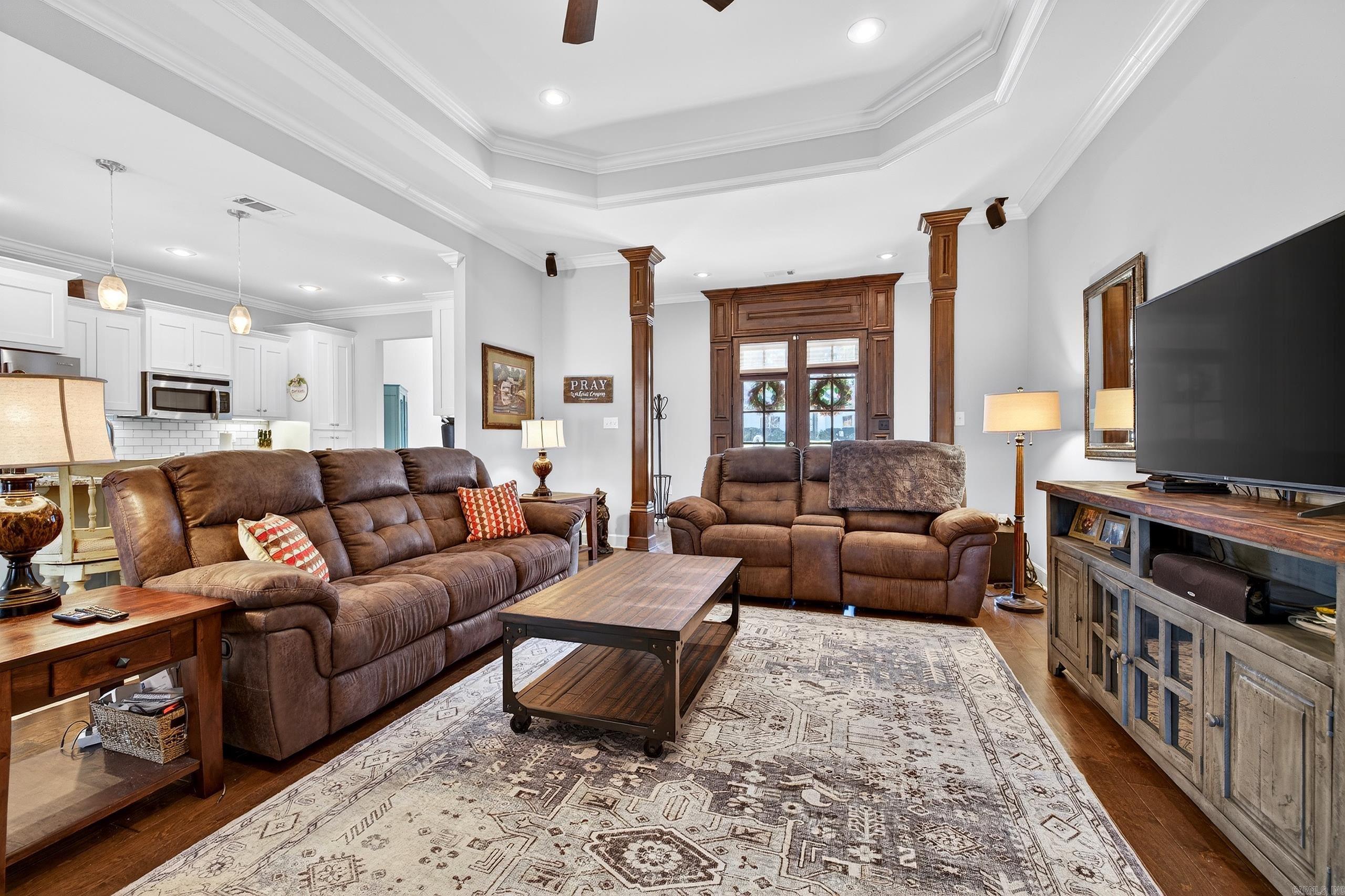 PINEWOOD ESTATES - Residential